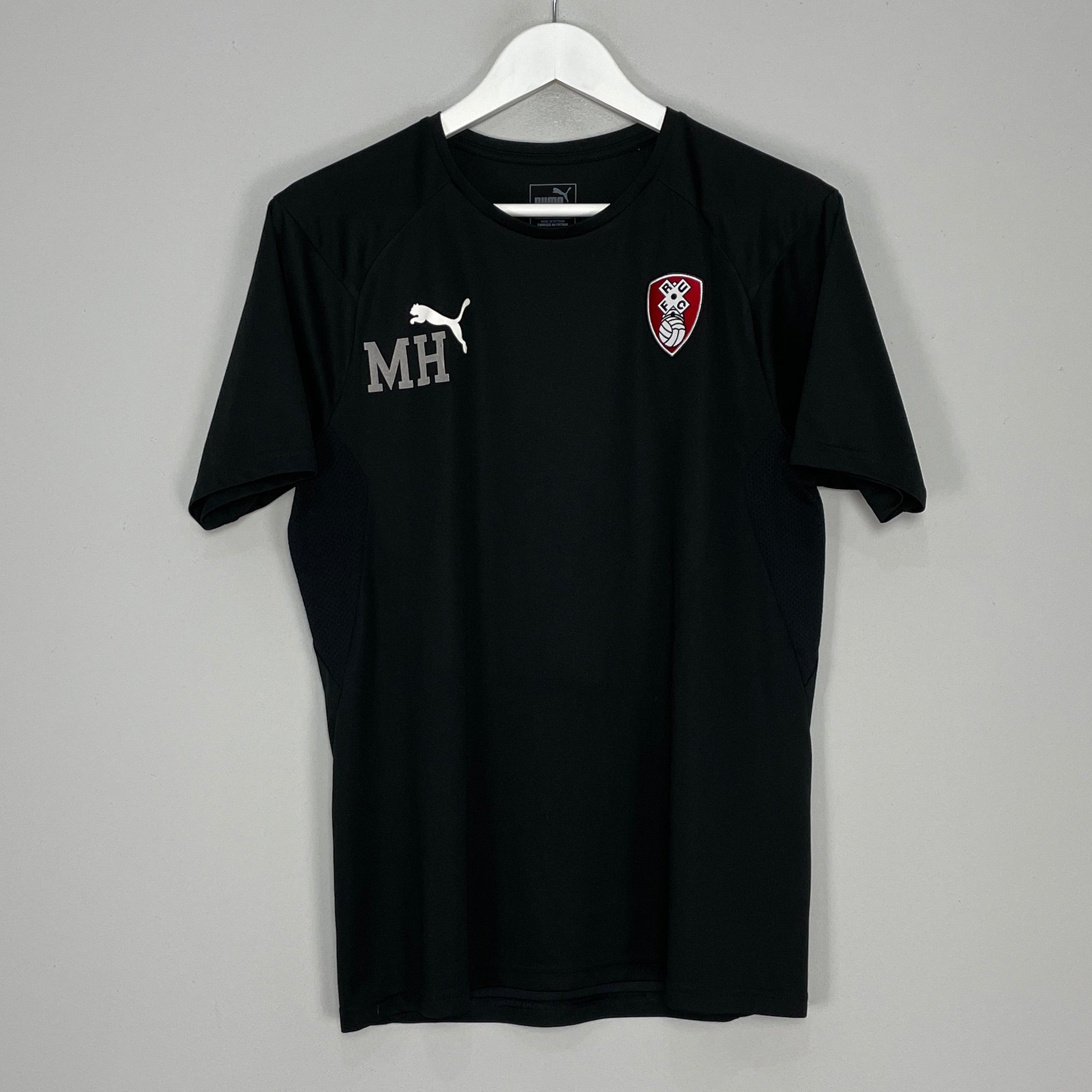 Shop 2018/19 ROTHERHAM *STAFF ISSUE* TRAINING SHIRT (M) PUMA, classic football shirts, vintage football shirts & retro soccer jerseys at Cult Kits