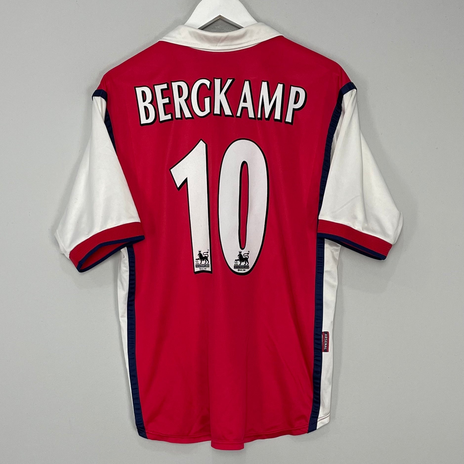 Shop 1999/00 ARSENAL BERGKAMP #10 HOME SHIRT (M) NIKE, classic football shirts, vintage football shirts & retro soccer jerseys at Cult Kits