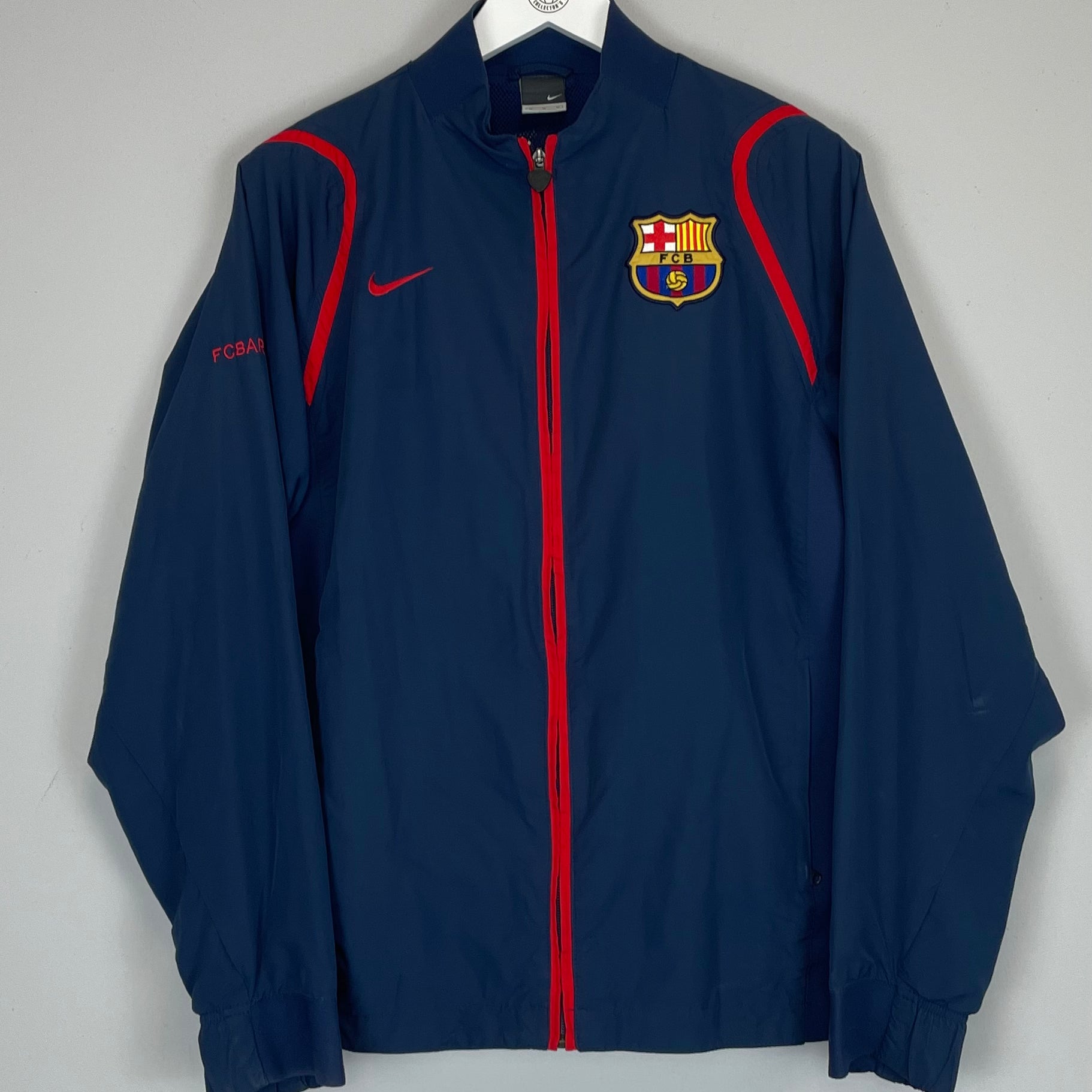 Shop 2006/07 BARCELONA TRACK JACKET (M) NIKE, classic football shirts, vintage football shirts & retro soccer jerseys at Cult Kits