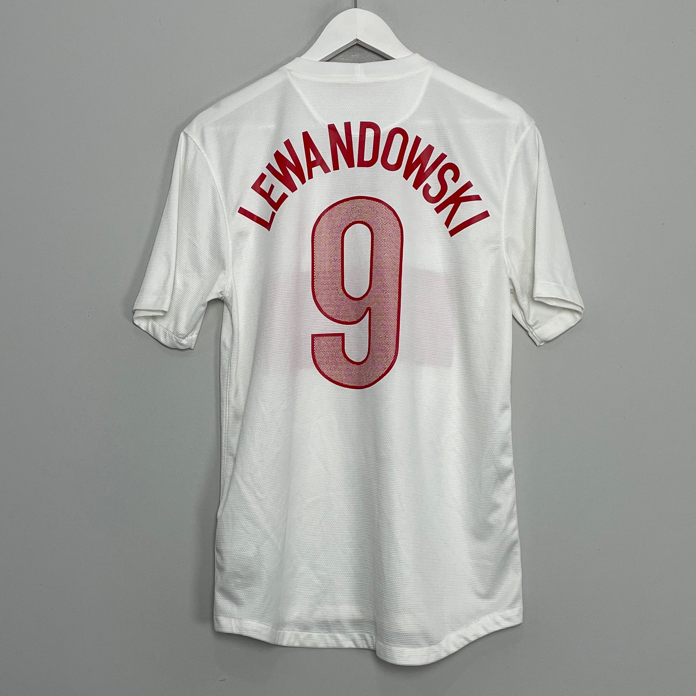 Shop 2012/13 POLAND LEWANDOWSKI #9 HOME SHIRT (M) NIKE, classic football shirts, vintage football shirts & retro soccer jerseys at Cult Kits