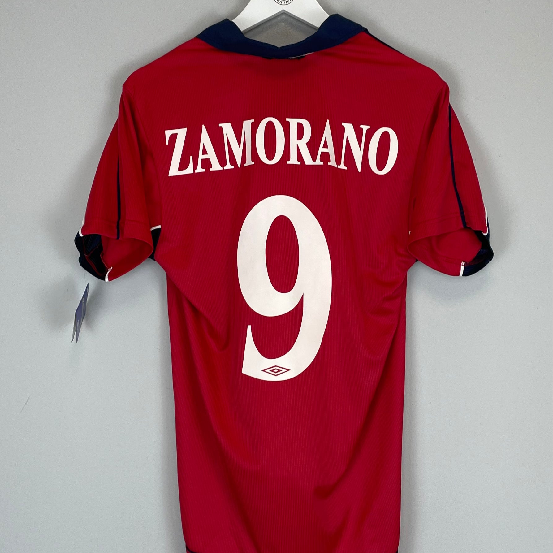 Shop 2000/01 CHILE ZAMORANO #9 *BNWT* HOME SHIRT (S) UMBRO, classic football shirts, vintage football shirts & retro soccer jerseys at Cult Kits
