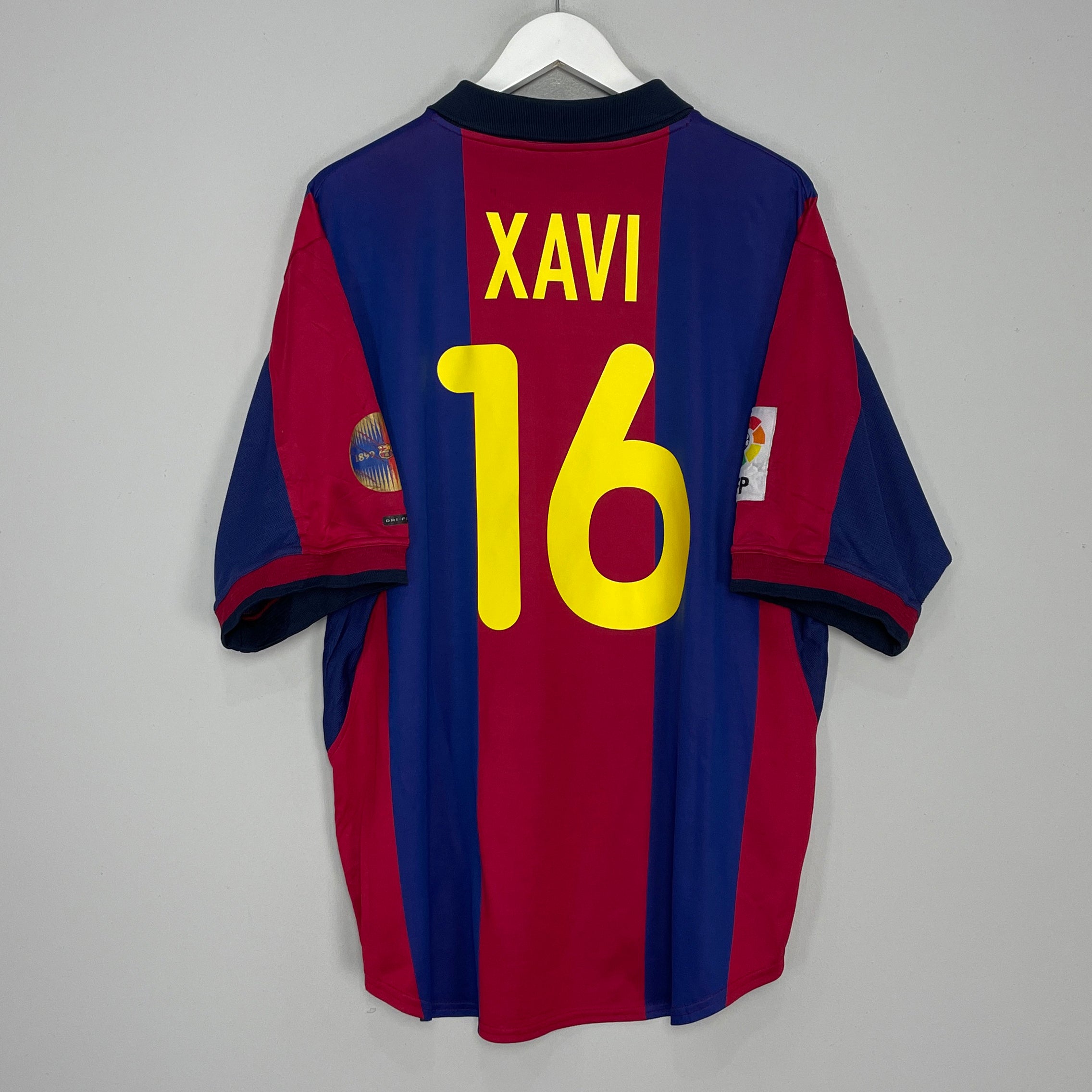 Shop 2000/01 BARCELONA XAVI #16 HOME SHIRT (XL) NIKE, classic football shirts, vintage football shirts & retro soccer jerseys at Cult Kits