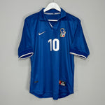 Shop 1997/98 ITALY DEL PIERO #10 HOME SHIRT (M) NIKE, classic football shirts, vintage football shirts & retro soccer jerseys at Cult Kits