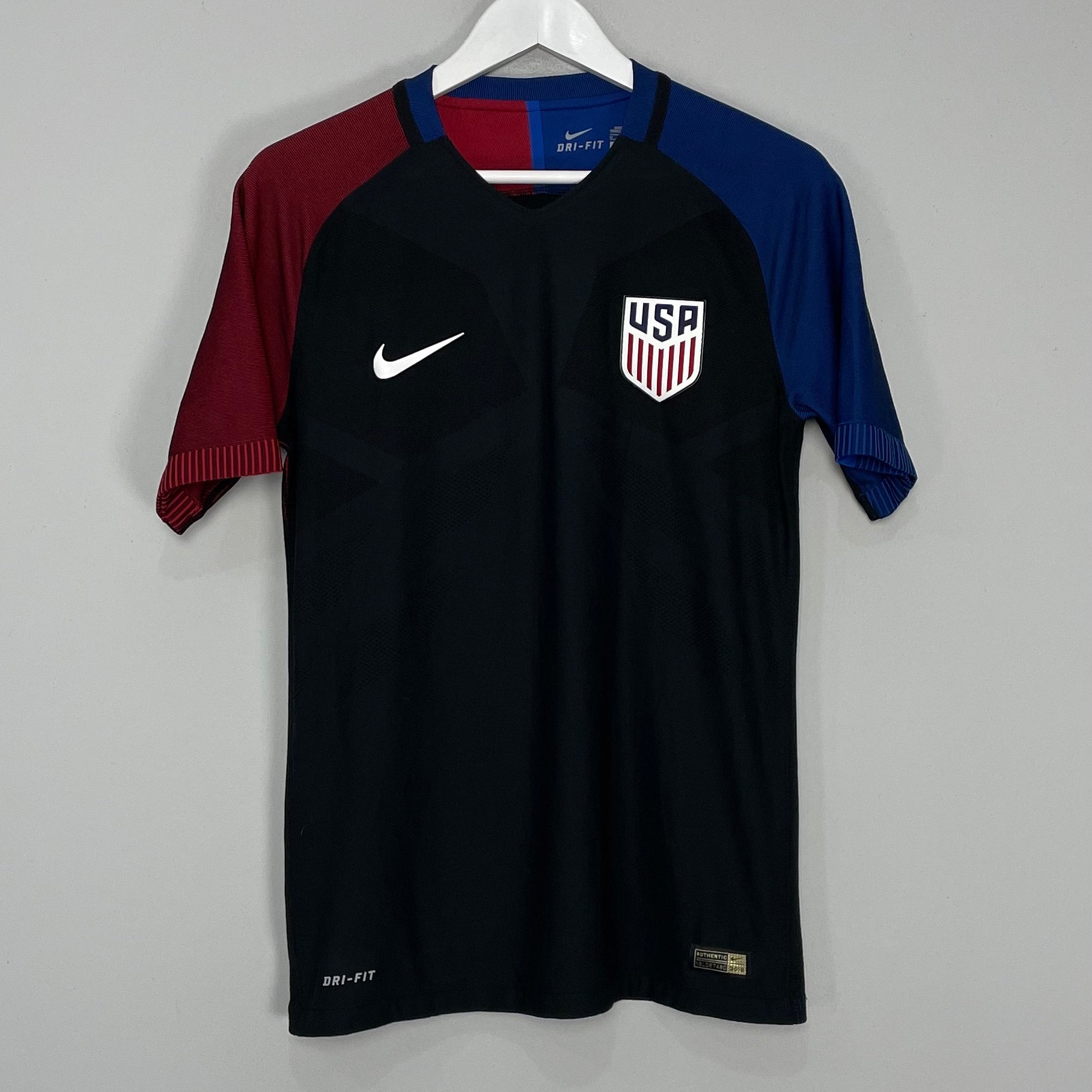 Shop 2016/17 USA *PLAYER ISSUE* AWAY SHIRT (M) NIKE, classic football shirts, vintage football shirts & retro soccer jerseys at Cult Kits