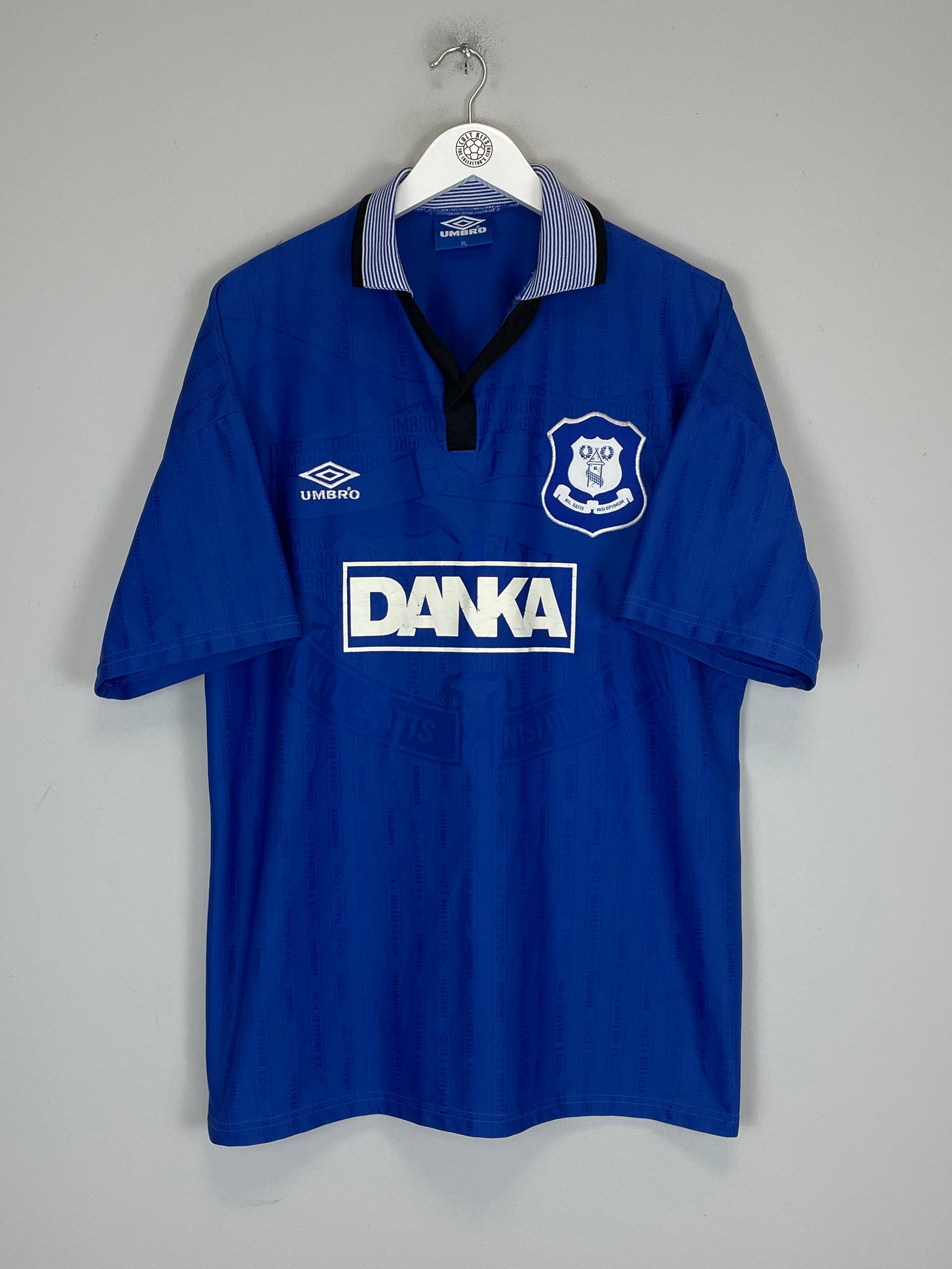 Shop 1995/96 EVERTON HOME SHIRT (XL) UMBRO, classic football shirts, vintage football shirts & retro soccer jerseys at Cult Kits