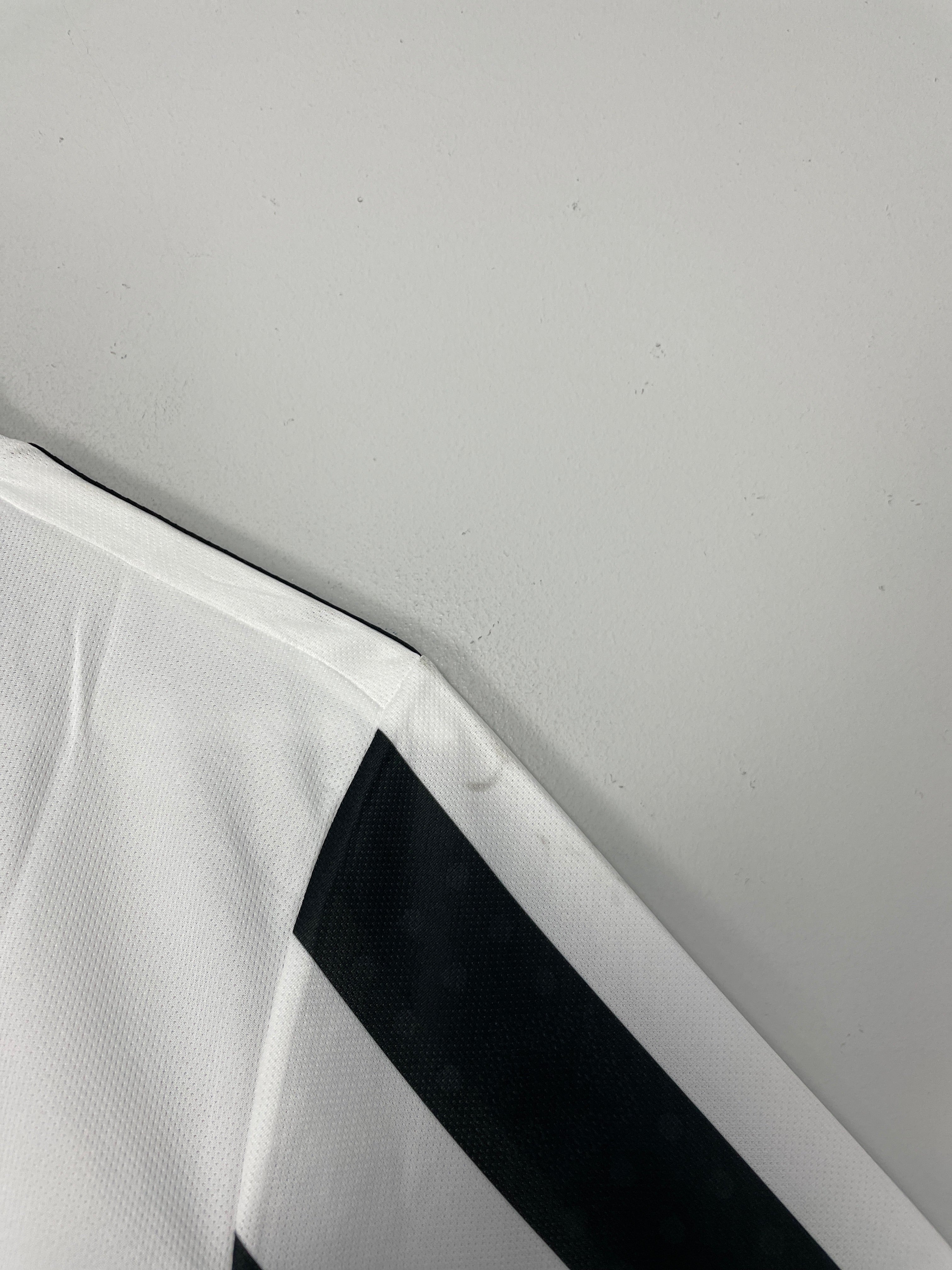 Shop 2021/22 JUVENTUS *BNWT* HOME SHIRT (L) ADIDAS, classic football shirts, vintage football shirts & retro soccer jerseys at Cult Kits