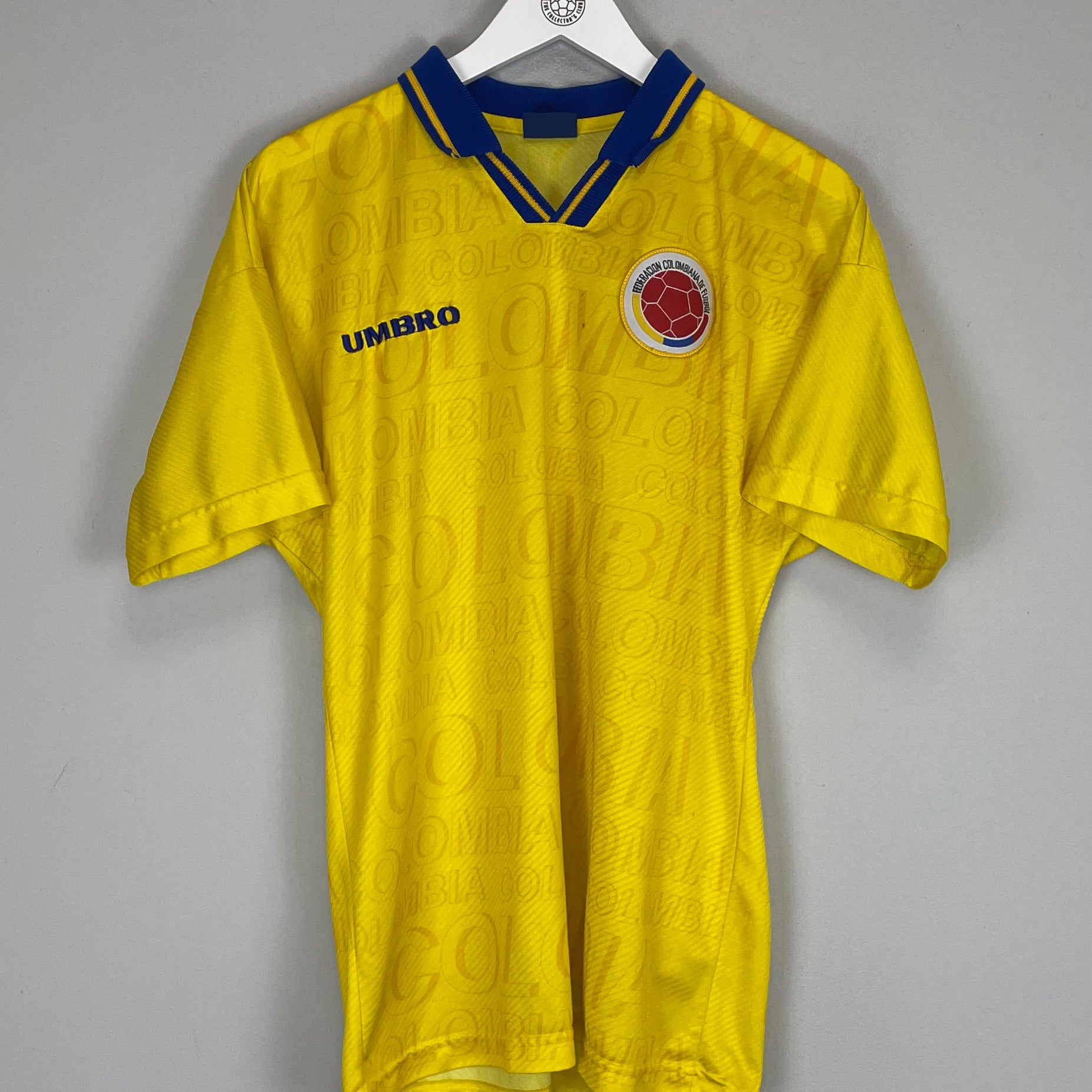 Shop 1995/96 COLOMBIA HOME SHIRT (M) UMBRO, classic football shirts, vintage football shirts & retro soccer jerseys at Cult Kits