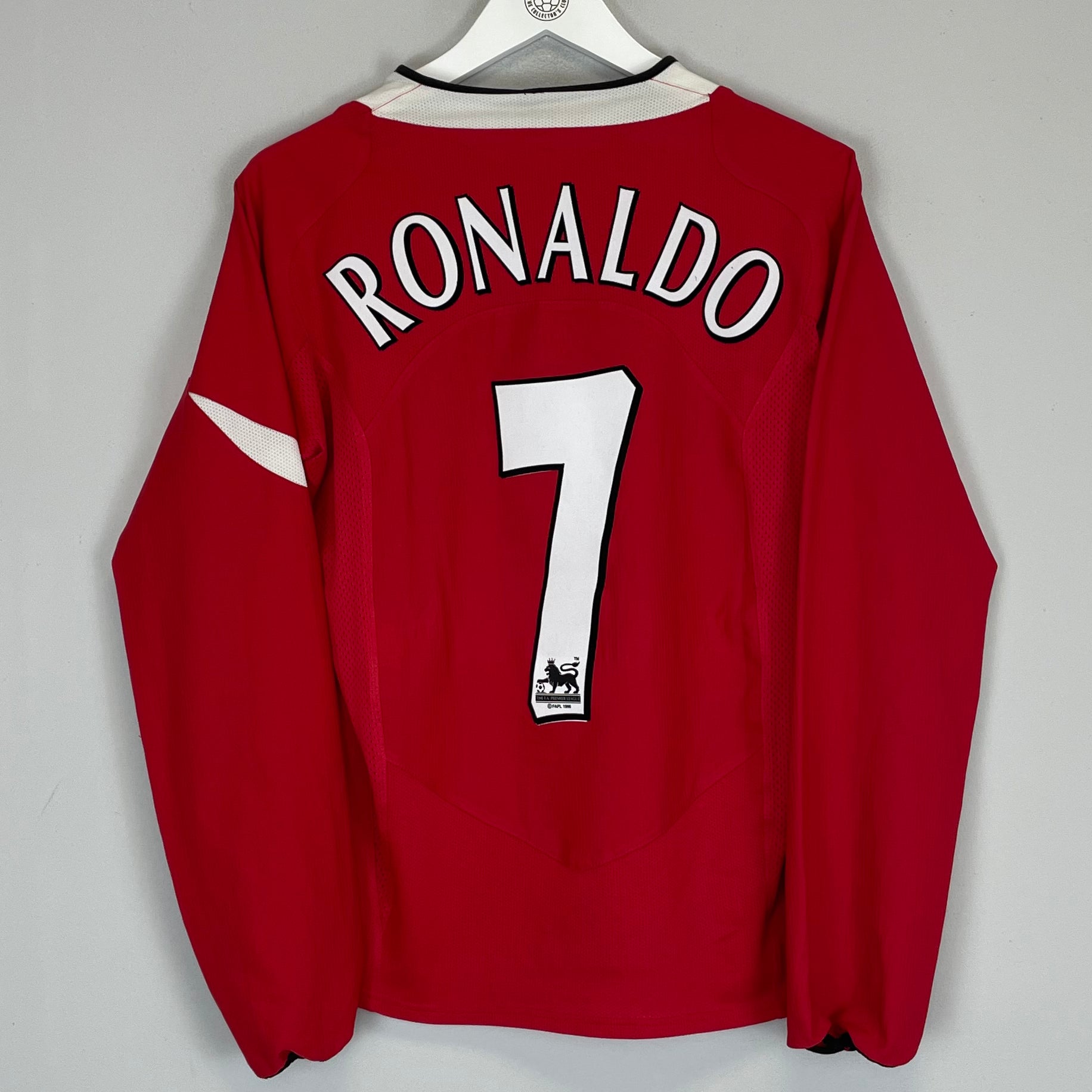 Shop 2004/06 MANCHESTER UNITED RONALDO #7 L/S HOME SHIRT (S) NIKE, classic football shirts, vintage football shirts & retro soccer jerseys at Cult Kits