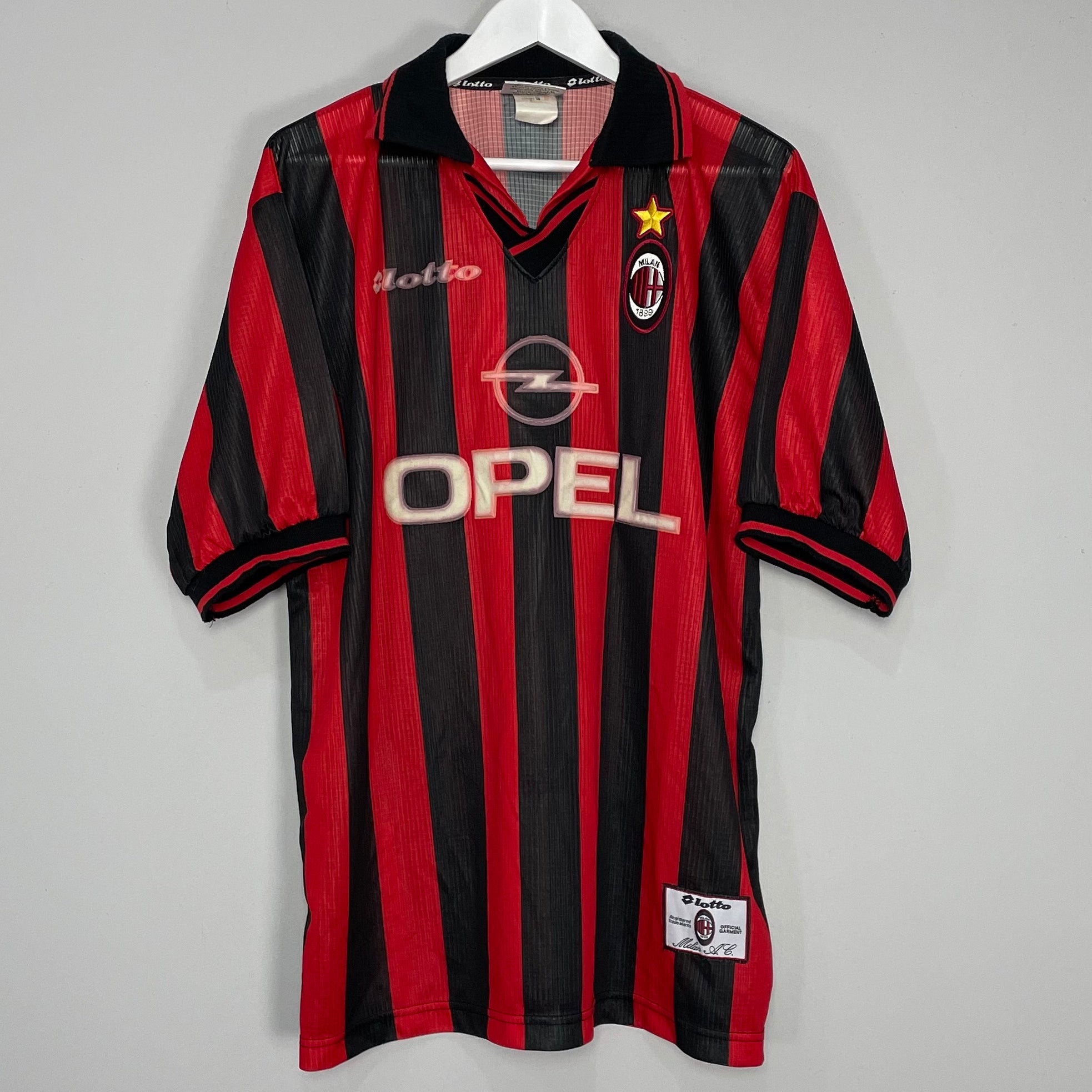 Shop 1997/98 AC MILAN HOME SHIRT (XL) LOTTO, classic football shirts, vintage football shirts & retro soccer jerseys at Cult Kits