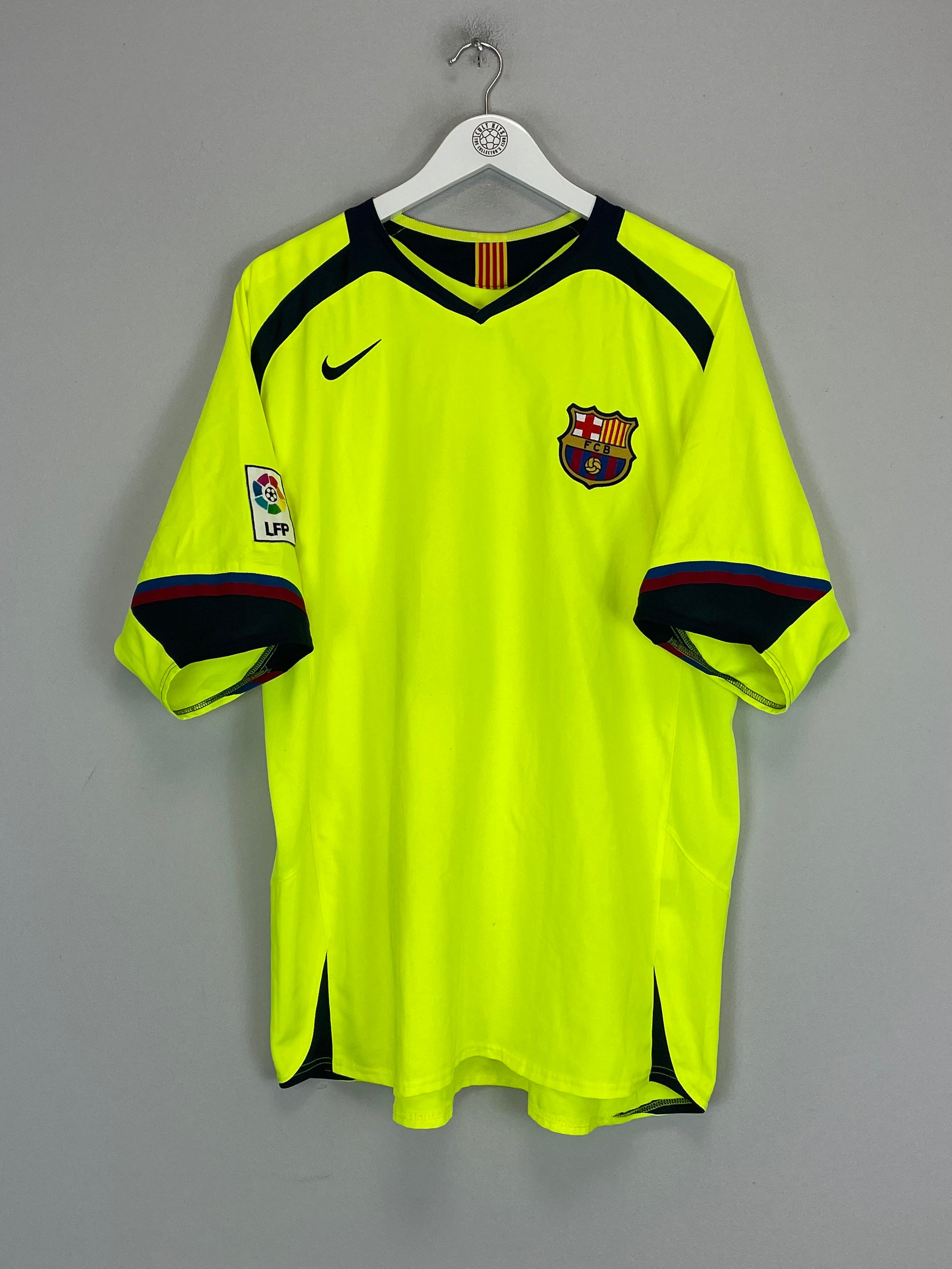 Shop 2005/06 BARCELONA RONALDINHO #10 AWAY SHIRT (XL) NIKE, classic football shirts, vintage football shirts & retro soccer jerseys at Cult Kits
