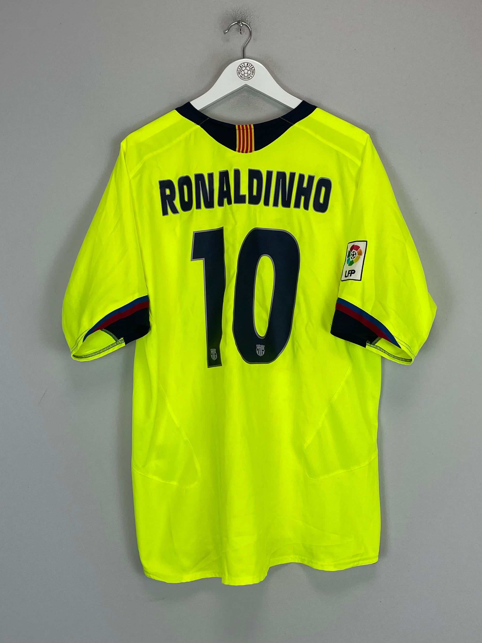 Shop 2005/06 BARCELONA RONALDINHO #10 AWAY SHIRT (XL) NIKE, classic football shirts, vintage football shirts & retro soccer jerseys at Cult Kits