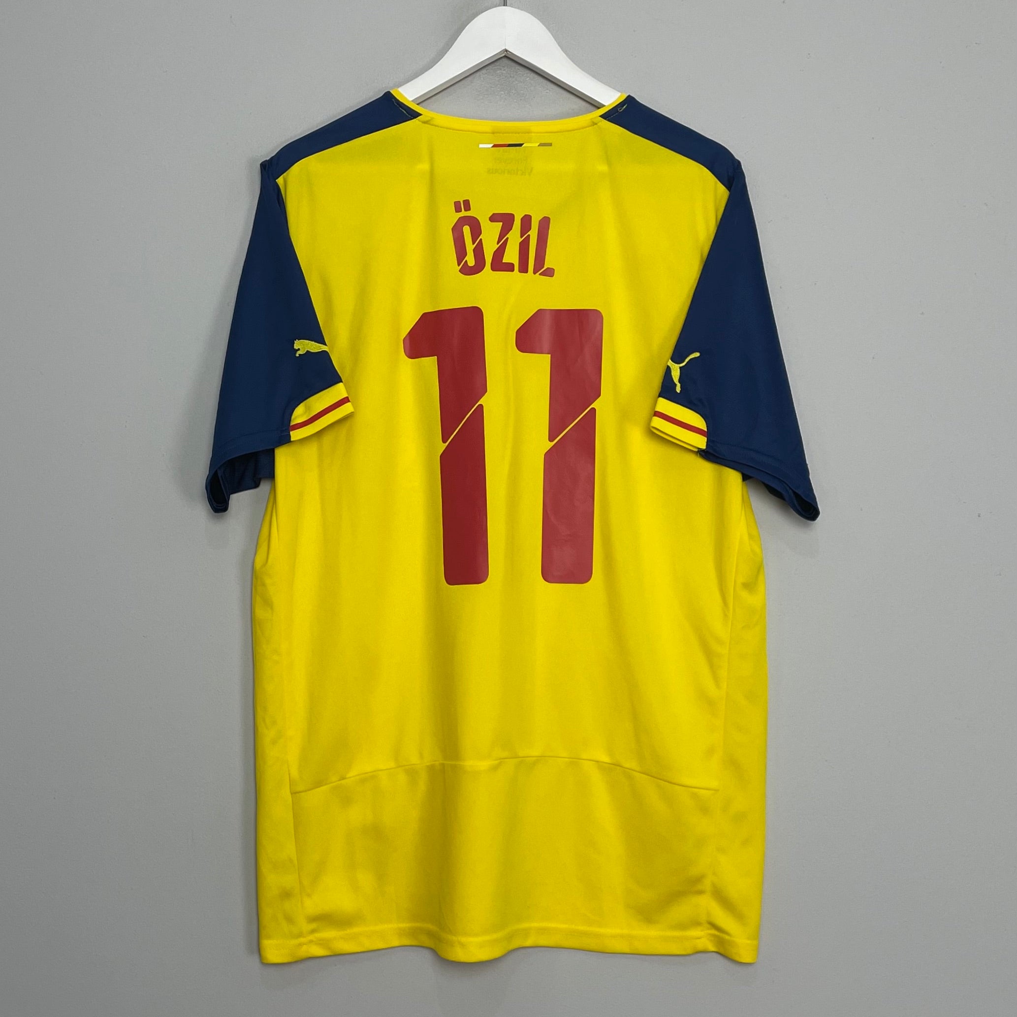 Shop 2014/15 ARSENAL OZIL #11 AWAY SHIRT (XL) PUMA, classic football shirts, vintage football shirts & retro soccer jerseys at Cult Kits