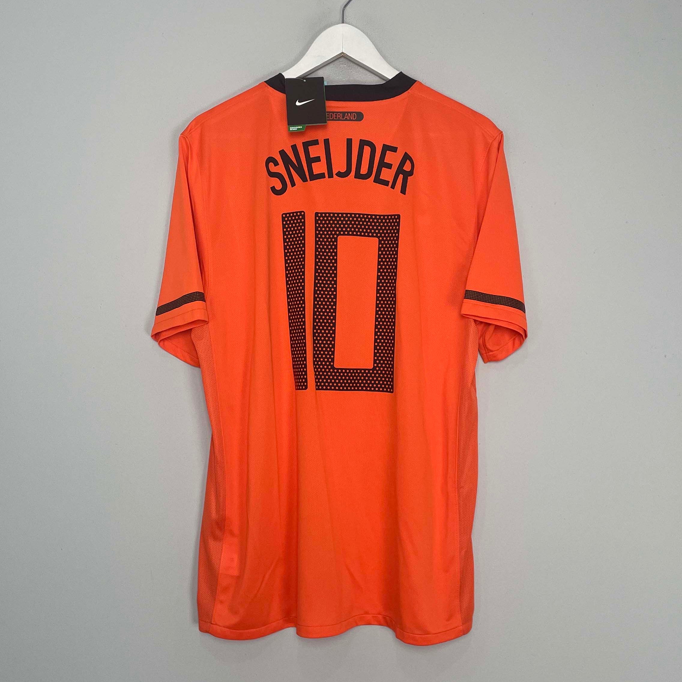 Shop 2010/11 NETHERLANDS SNEIJDER #10 *BNWT* HOME SHIRT (L) NIKE, classic football shirts, vintage football shirts & retro soccer jerseys at Cult Kits