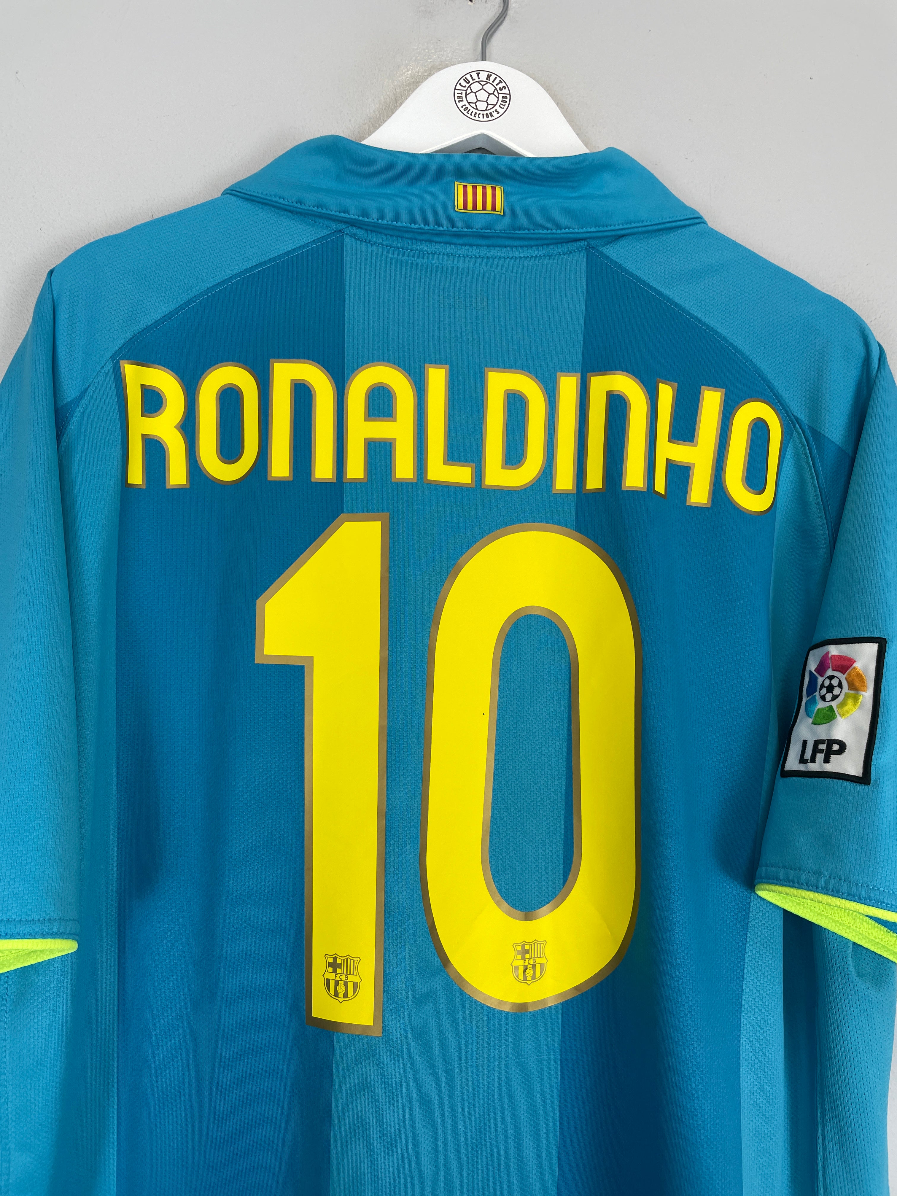 Shop 2007/08 BARCELONA RONALDINHO #10 AWAY SHIRT (XXL) NIKE, classic football shirts, vintage football shirts & retro soccer jerseys at Cult Kits