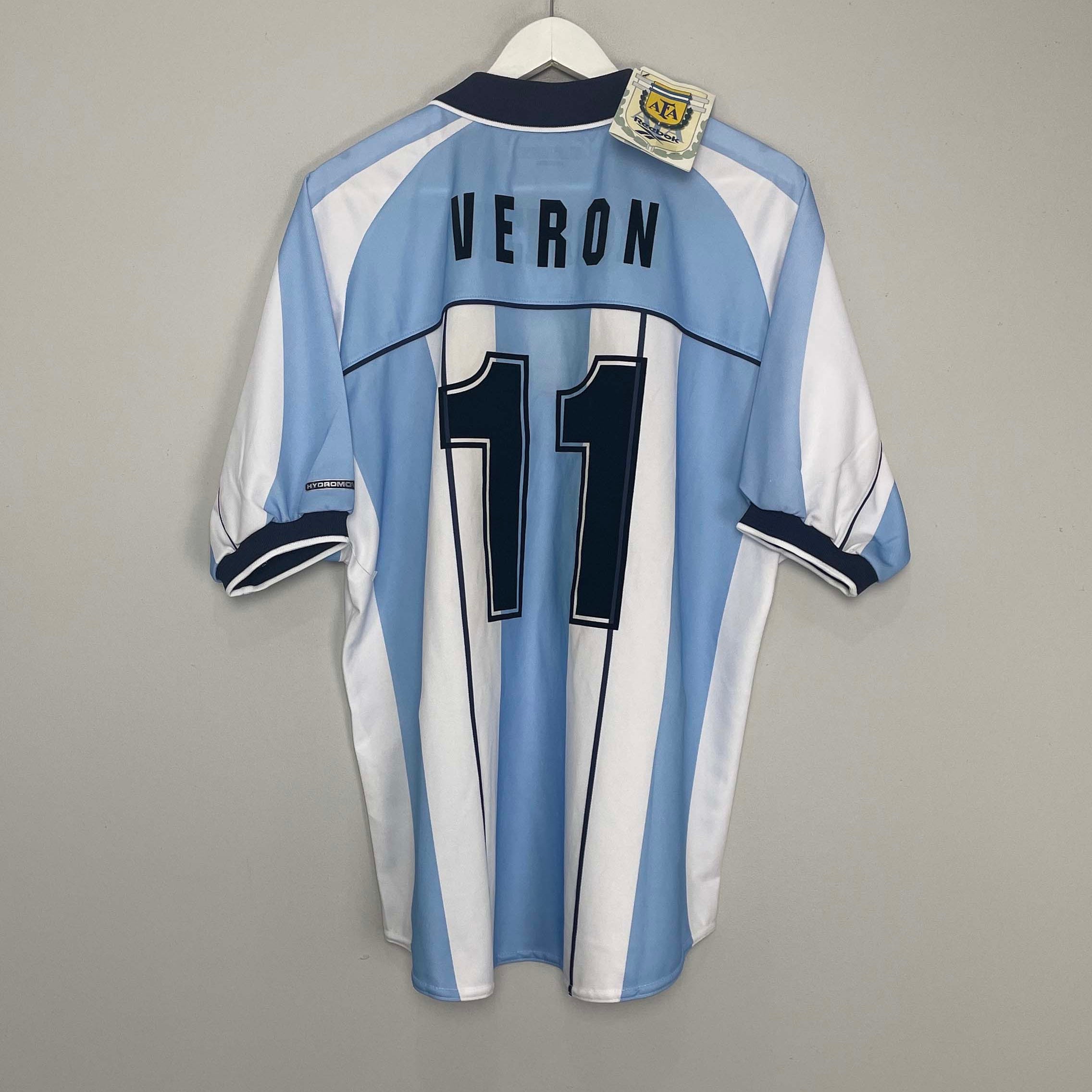 Shop 2000/01 ARGENTINA VERON #11 *BNWT* HOME SHIRT (XL) ADIDAS, classic football shirts, vintage football shirts & retro soccer jerseys at Cult Kits