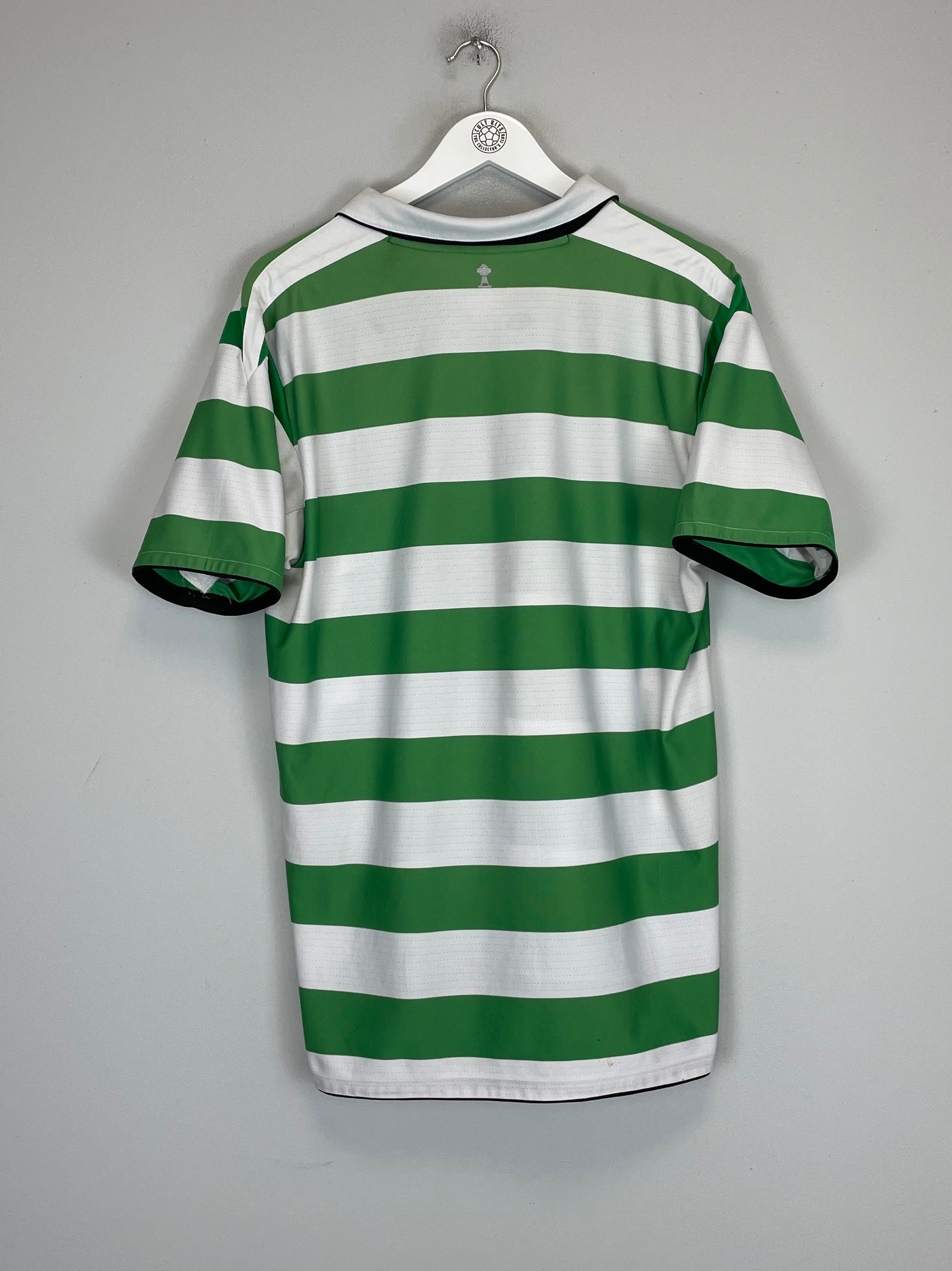 Shop 2004/05 CELTIC HOME SHIRT (L) UMBRO, classic football shirts, vintage football shirts & retro soccer jerseys at Cult Kits