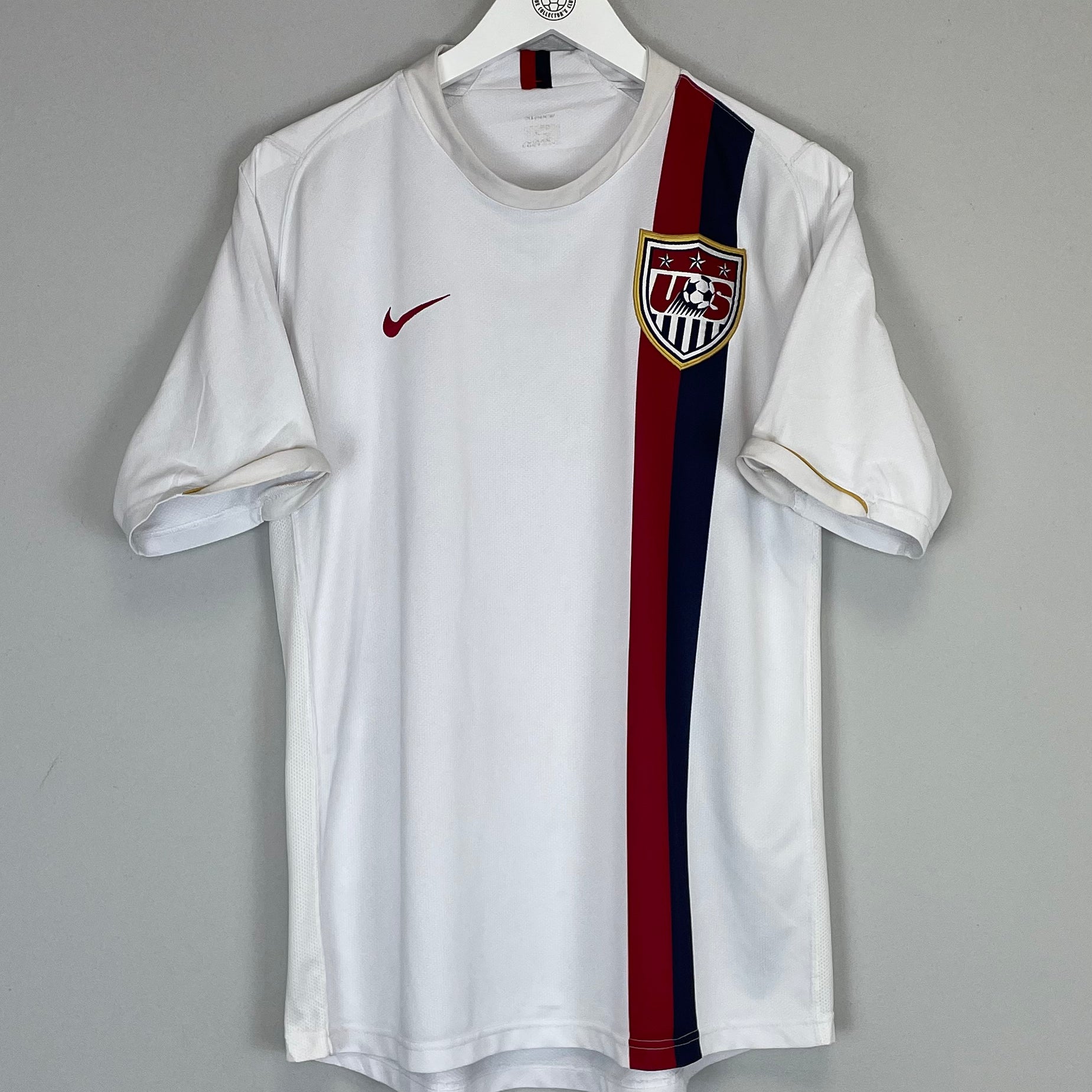 Shop 2006/07 USA HOME SHIRT (M) NIKE, classic football shirts, vintage football shirts & retro soccer jerseys at Cult Kits