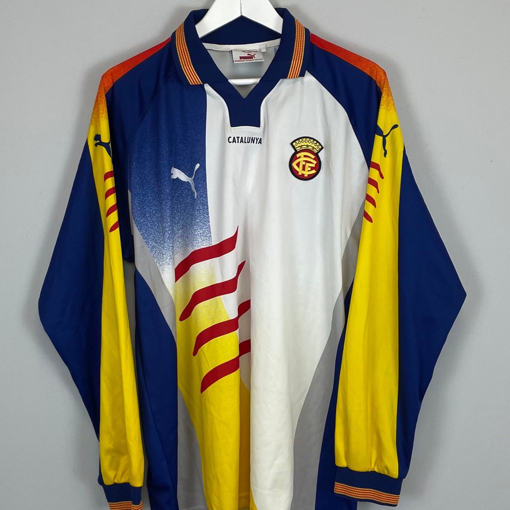 Shop 2002/03 CATALUNYA #21 L/S HOME SHIRT (XL) PUMA, classic football shirts, vintage football shirts & retro soccer jerseys at Cult Kits