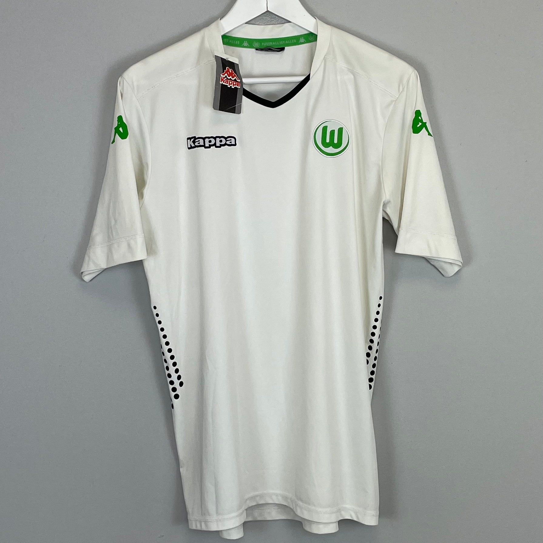 Shop 2015/16 WOLFSBURG *BNWT* TRAINING SHIRT (XL) KAPPA, classic football shirts, vintage football shirts & retro soccer jerseys at Cult Kits