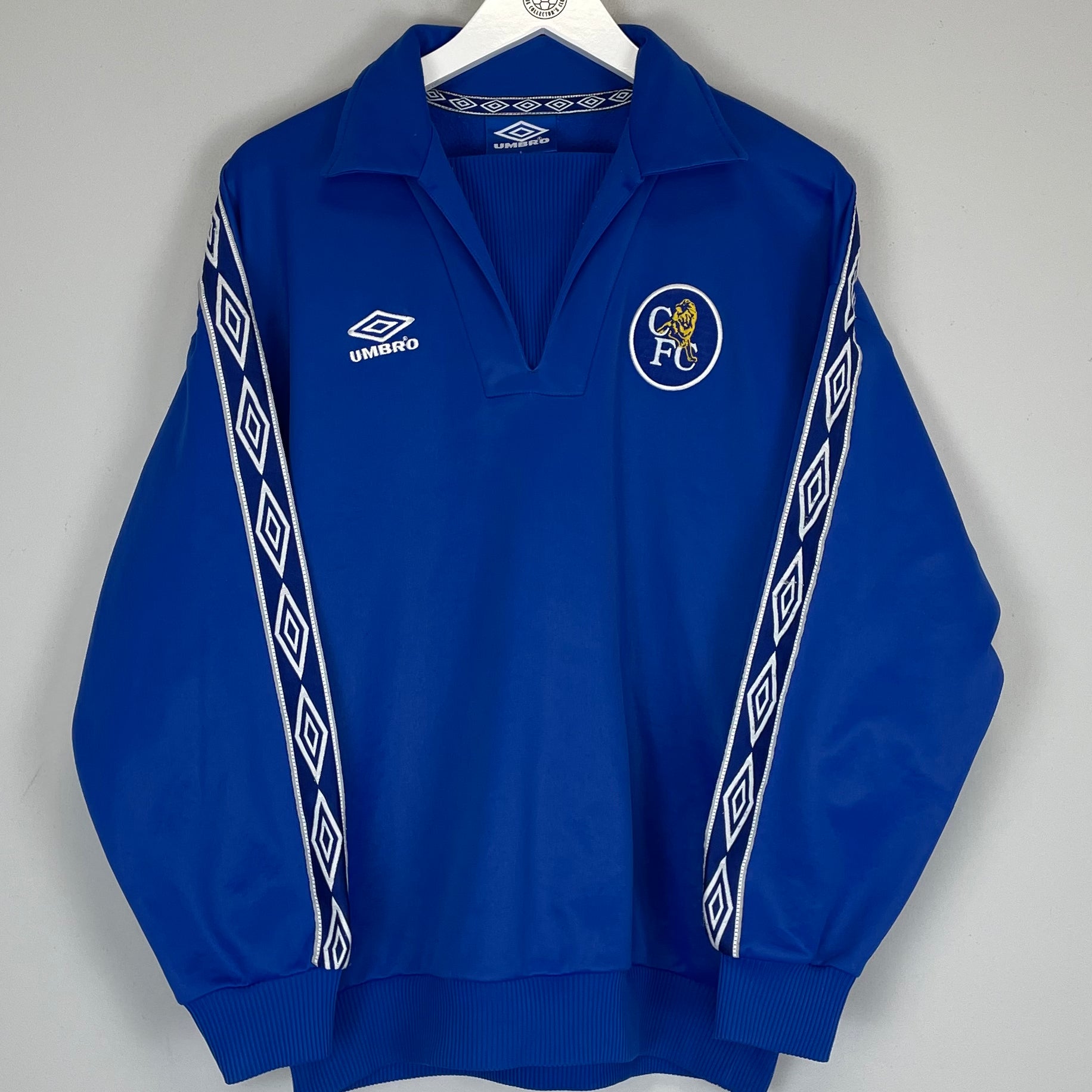 Shop 1997/98 CHELSEA DRILL TOP (L) UMBRO, classic football shirts, vintage football shirts & retro soccer jerseys at Cult Kits