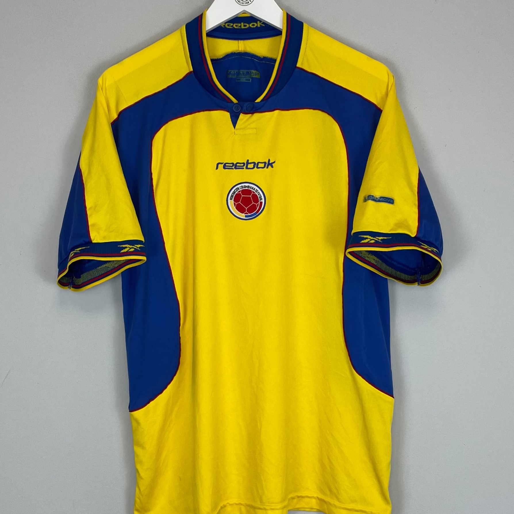 Shop 2001/03 COLOMBIA HOME SHIRT (M) REEBOK, classic football shirts, vintage football shirts & retro soccer jerseys at Cult Kits
