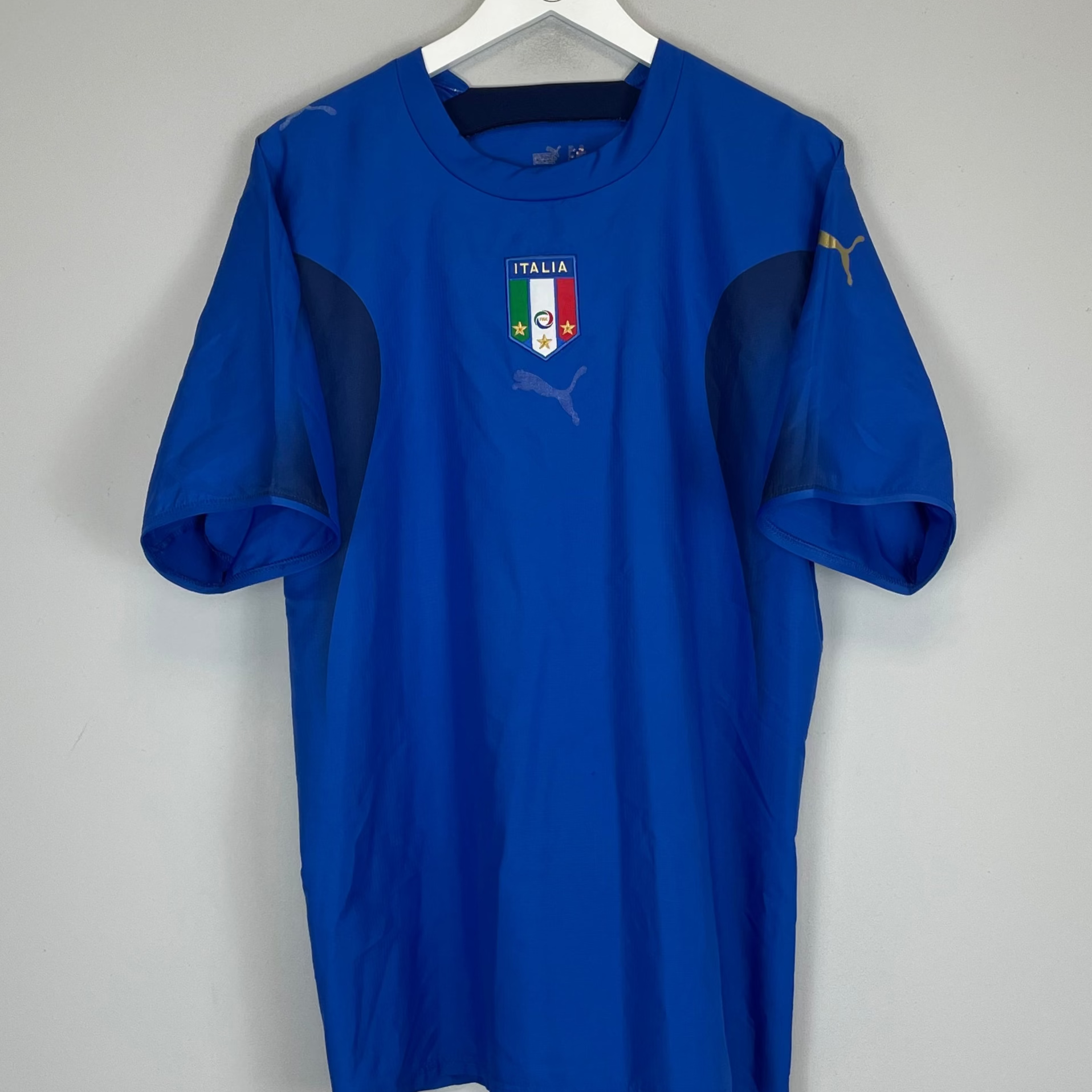 Shop 2006 ITALY HOME SHIRT (XL) PUMA, classic football shirts, vintage football shirts & retro soccer jerseys at Cult Kits
