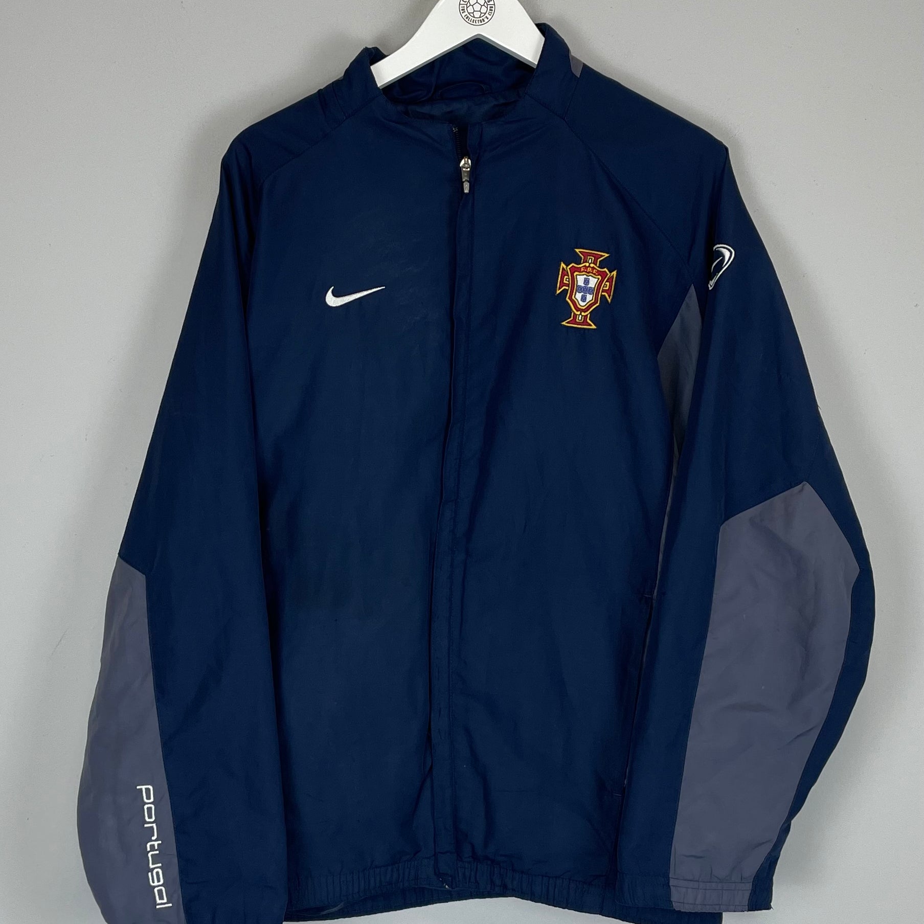 Shop 2002/04 PORTUGAL TRACK JACKET (L) NIKE, classic football shirts, vintage football shirts & retro soccer jerseys at Cult Kits