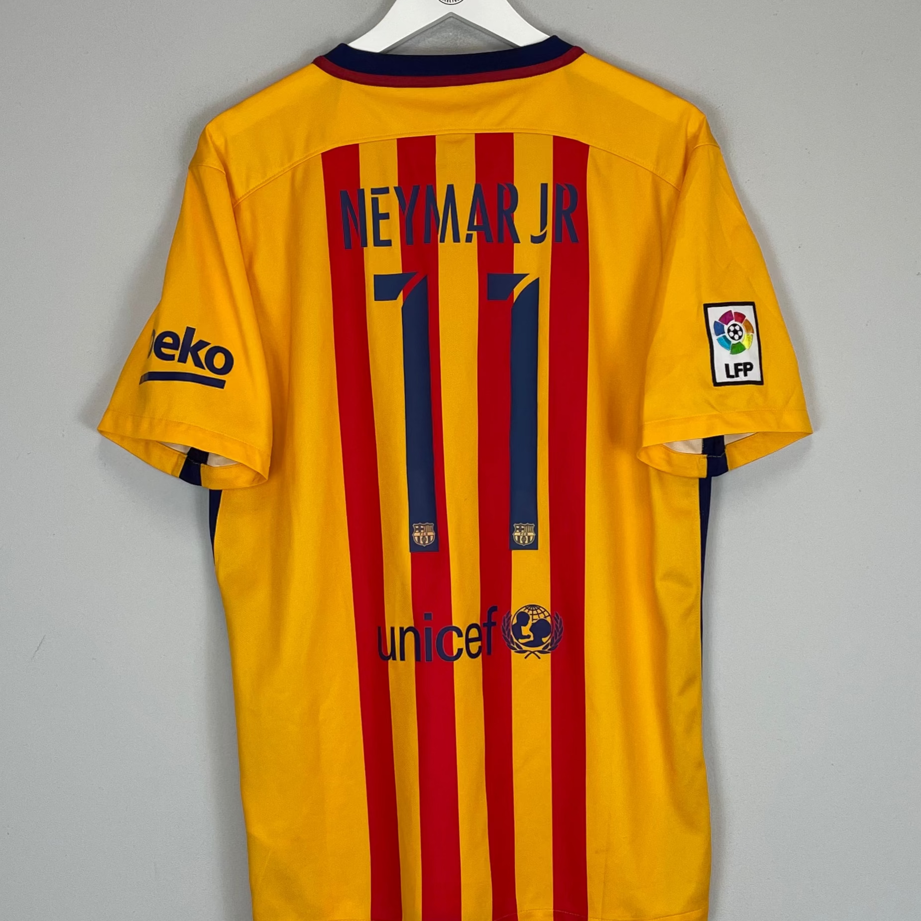 Shop 2015/16 BARCELONA NEYMAR JR #11 AWAY SHIRT (L) NIKE, classic football shirts, vintage football shirts & retro soccer jerseys at Cult Kits