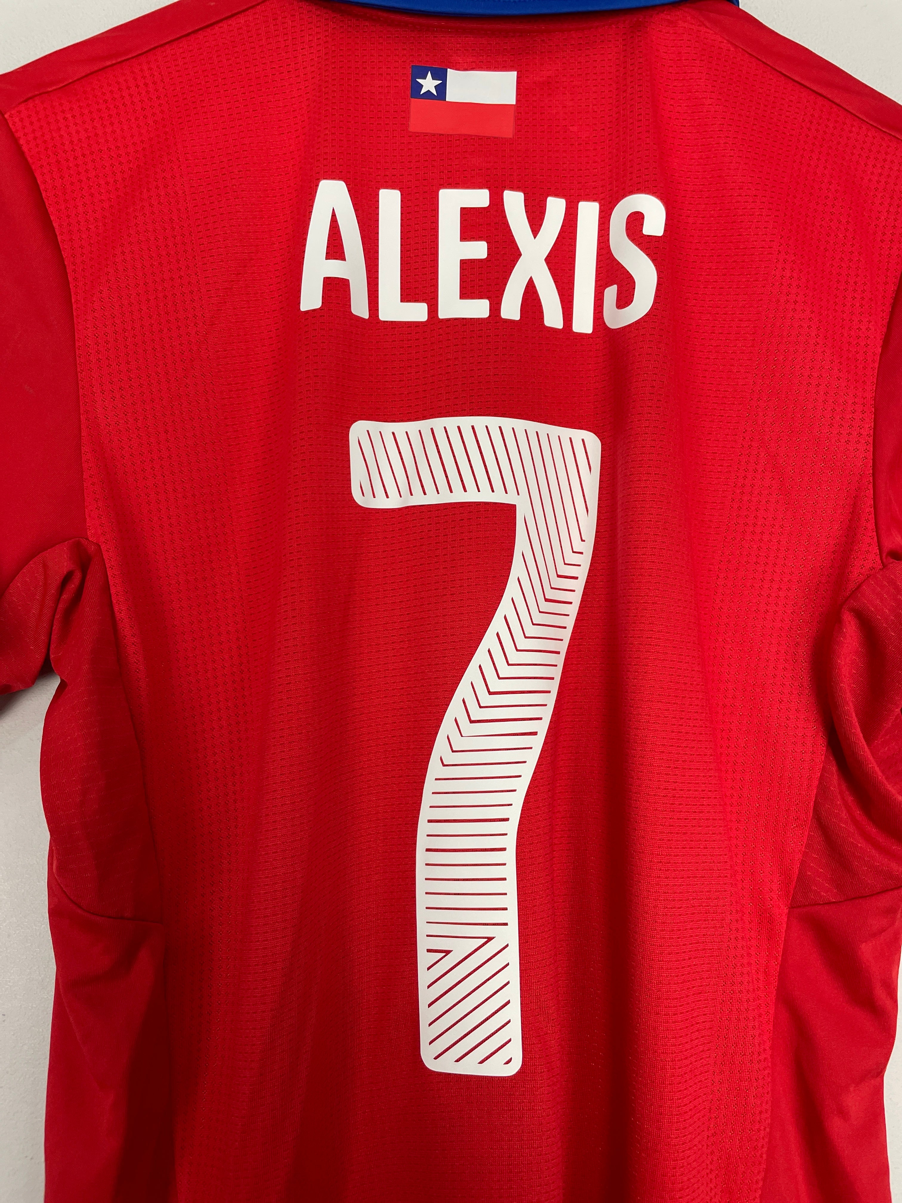 Shop 2014/15 CHILE ALEXIS #7 HOME SHIRT (M) PUMA, classic football shirts, vintage football shirts & retro soccer jerseys at Cult Kits