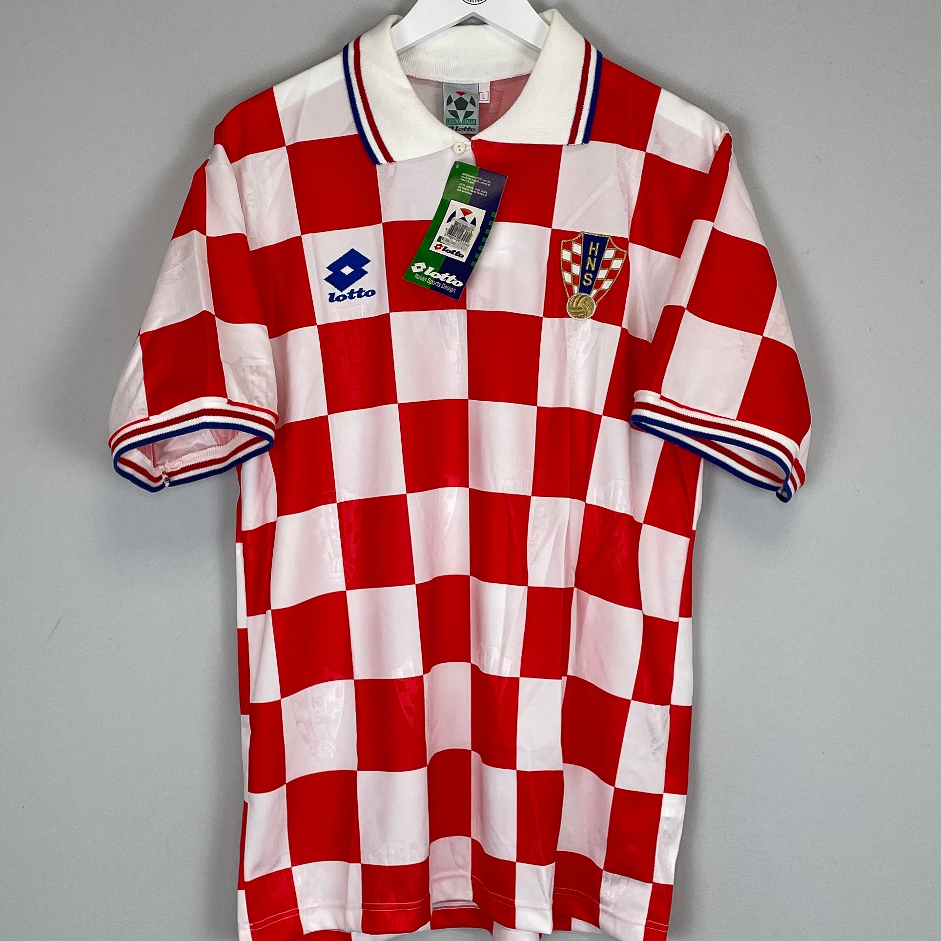 Shop 1996/98 CROATIA *BNWT* HOME SHIRT (L) LOTTO, classic football shirts, vintage football shirts & retro soccer jerseys at Cult Kits