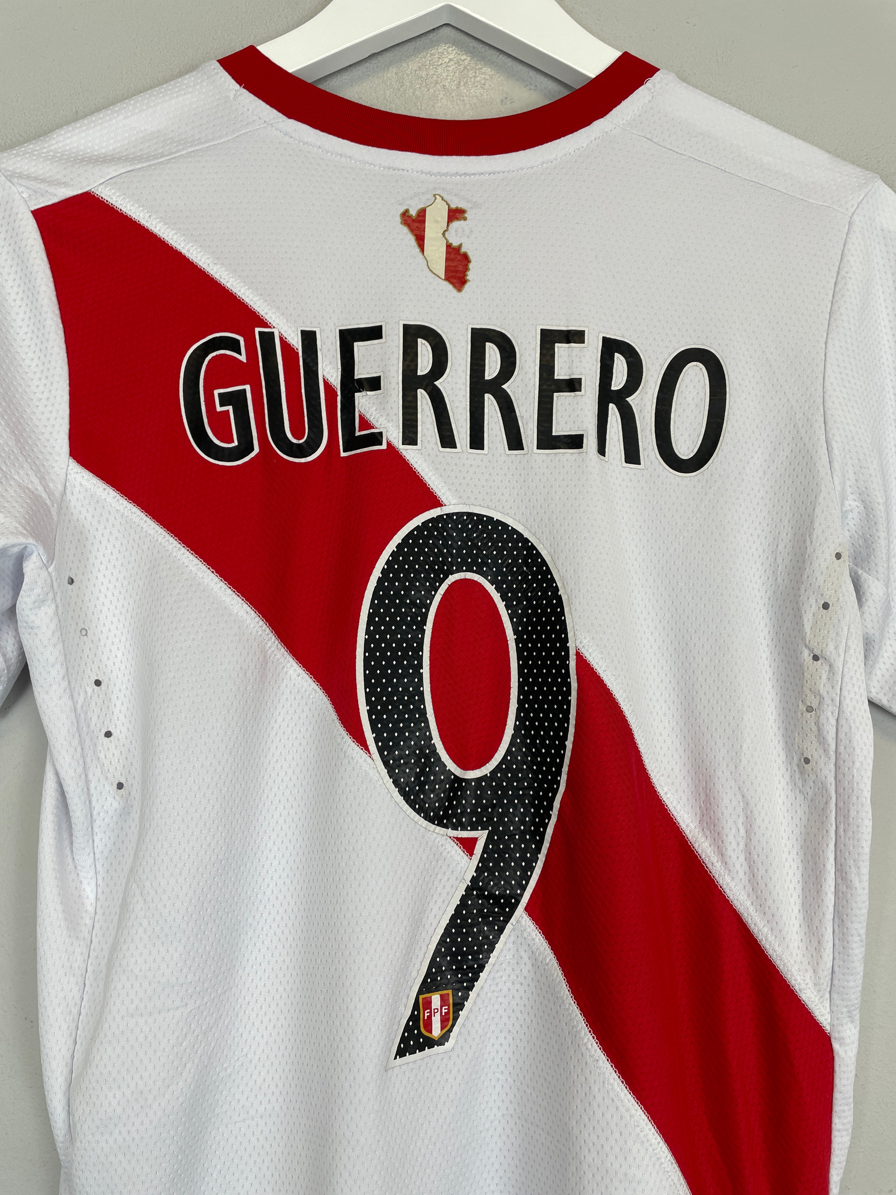 Shop 2018/19 PERU GUERRERO #9 HOME SHIRT (S) UMBRO, classic football shirts, vintage football shirts & retro soccer jerseys at Cult Kits