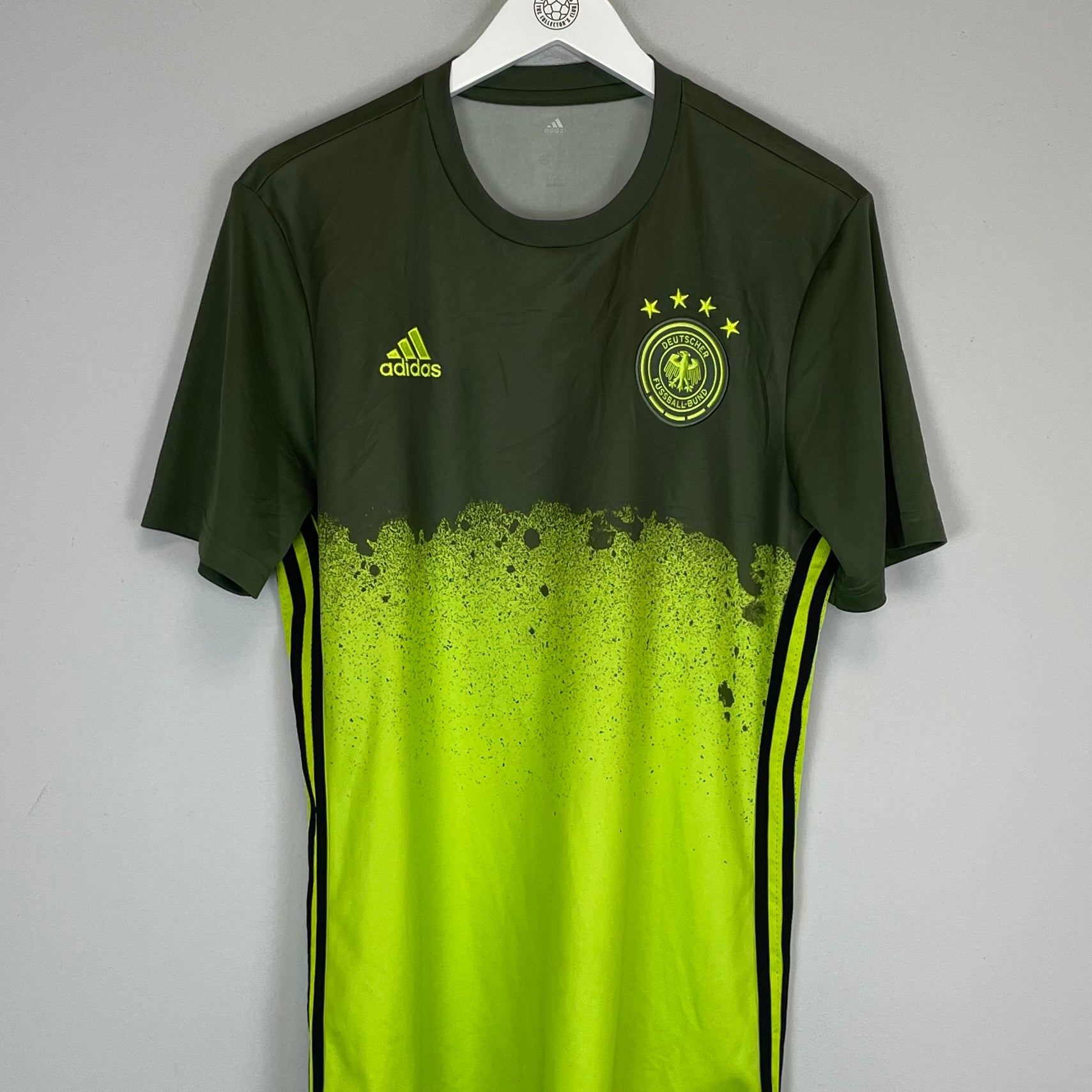 Shop 2015/16 GERMANY TRAINING SHIRT (L) ADIDAS, classic football shirts, vintage football shirts & retro soccer jerseys at Cult Kits