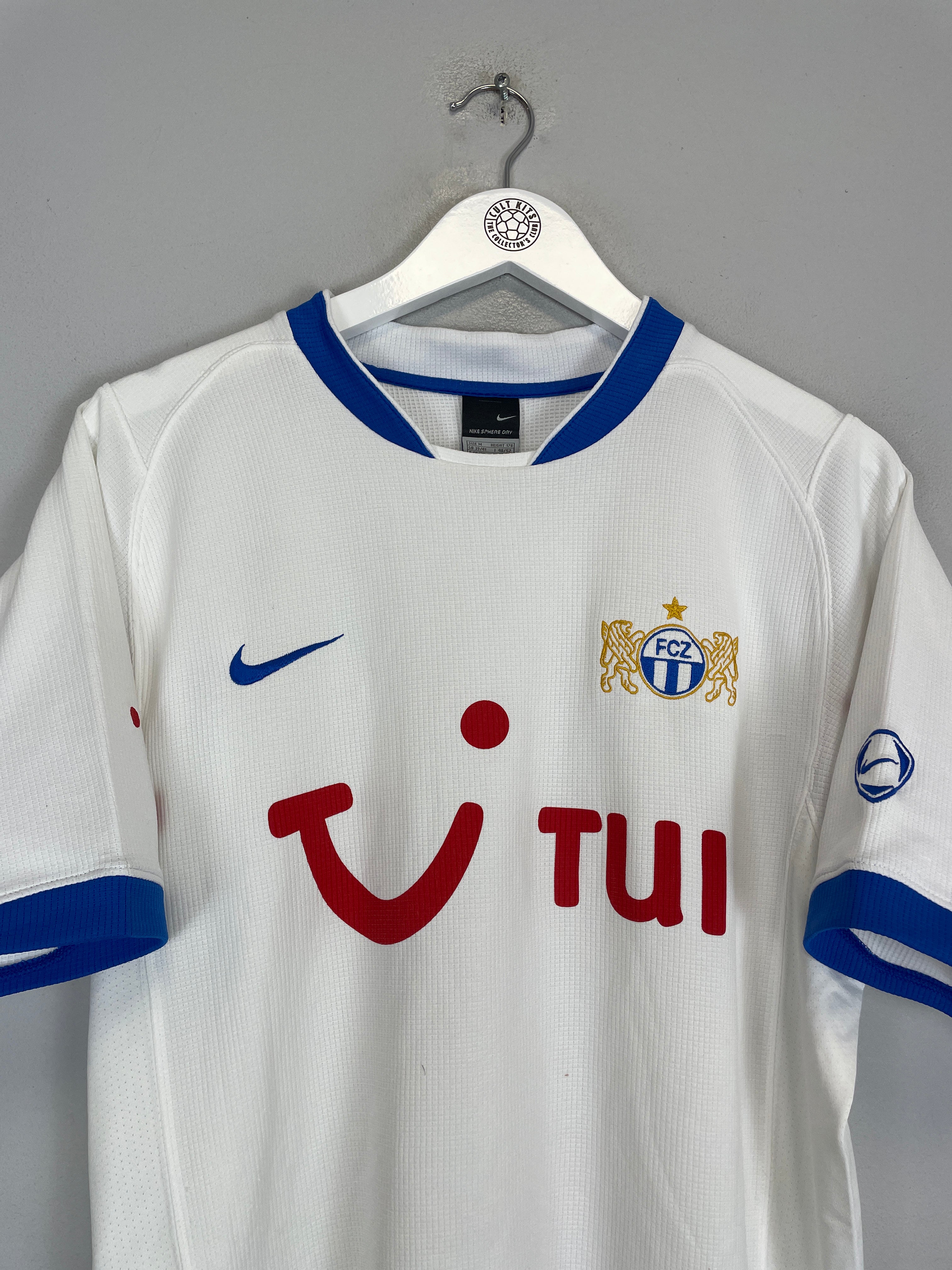 Shop 2006/07 FC ZURICH HOME SHIRT (M) NIKE, classic football shirts, vintage football shirts & retro soccer jerseys at Cult Kits