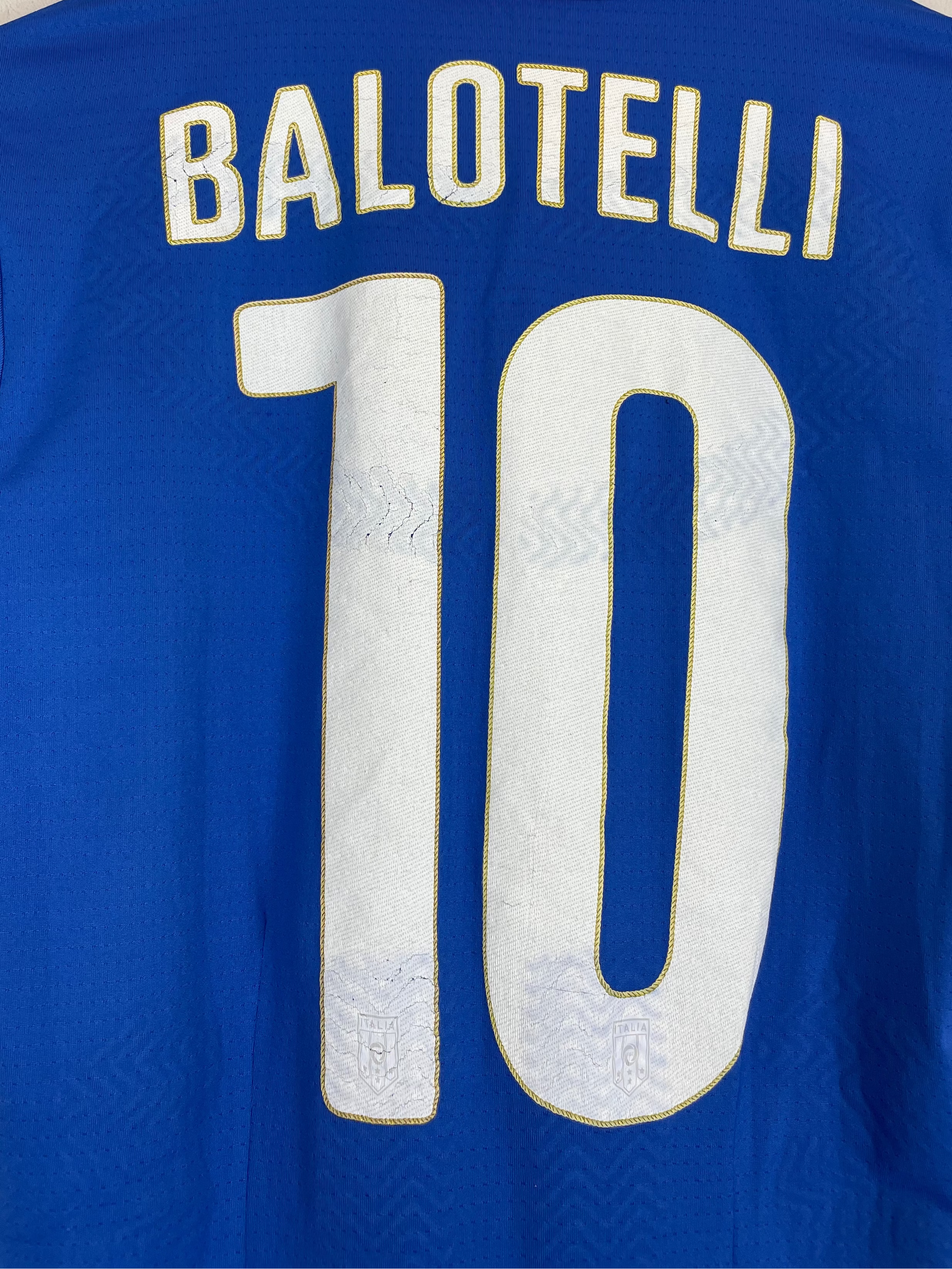 Shop 2014/15 ITALY BALOTELLI #10 *PLAYER ISSUE* HOME SHIRT (M) PUMA, classic football shirts, vintage football shirts & retro soccer jerseys at Cult Kits