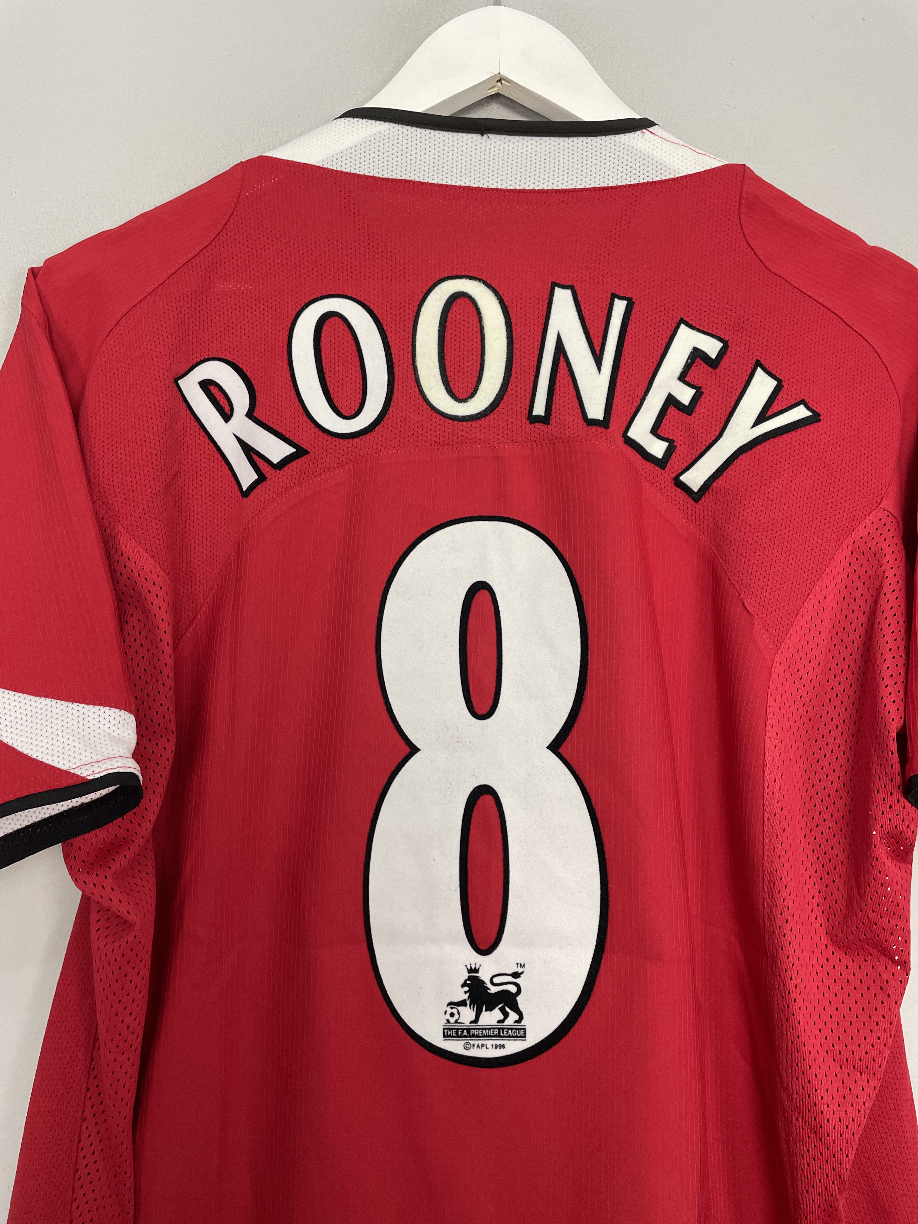 Shop 2004/06 MANCHESTER UNITED ROONEY #8 HOME SHIRT (S) NIKE, classic football shirts, vintage football shirts & retro soccer jerseys at Cult Kits