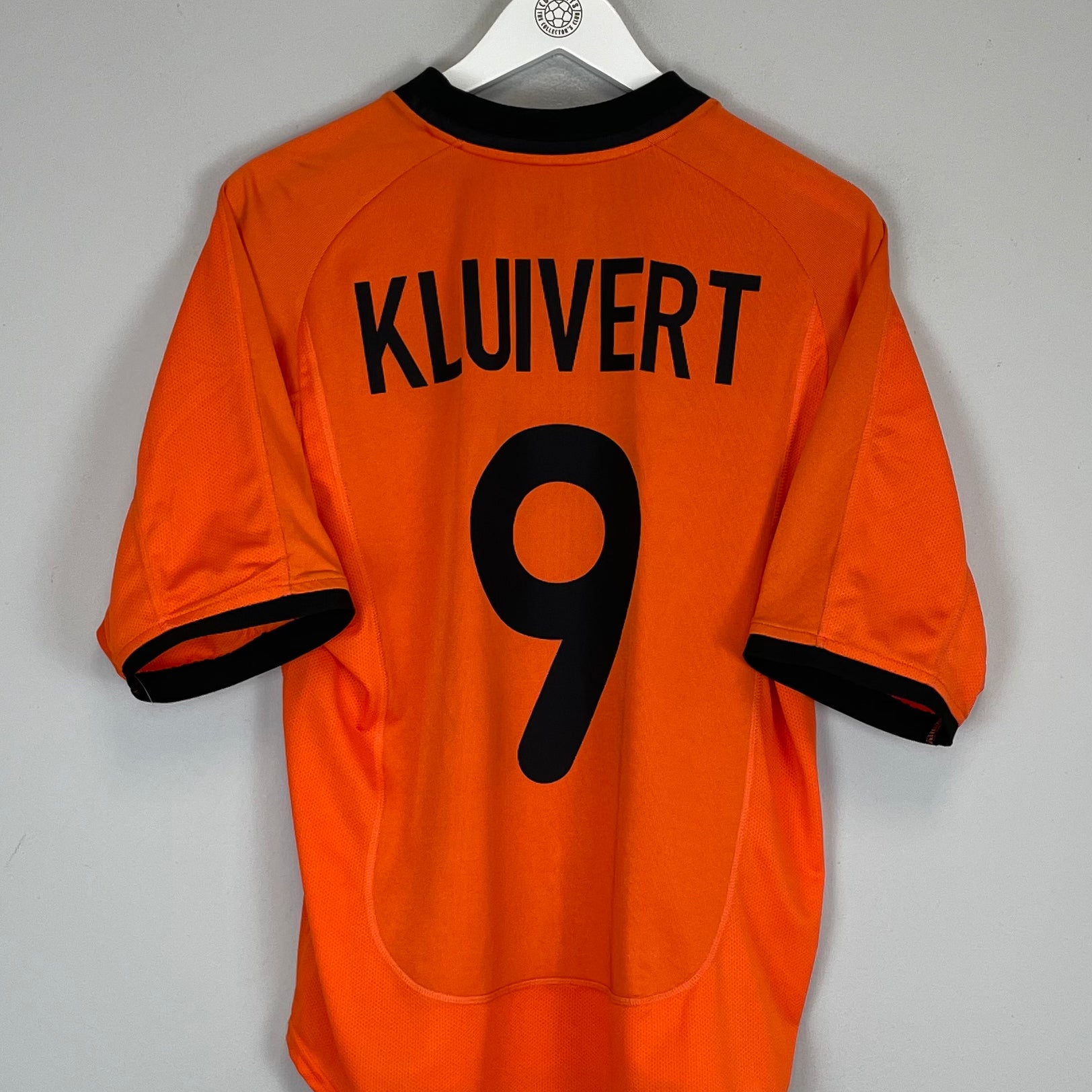 Shop 2000/02 NETHERLANDS KLUIVERT #9 HOME SHIRT (M) NIKE, classic football shirts, vintage football shirts & retro soccer jerseys at Cult Kits