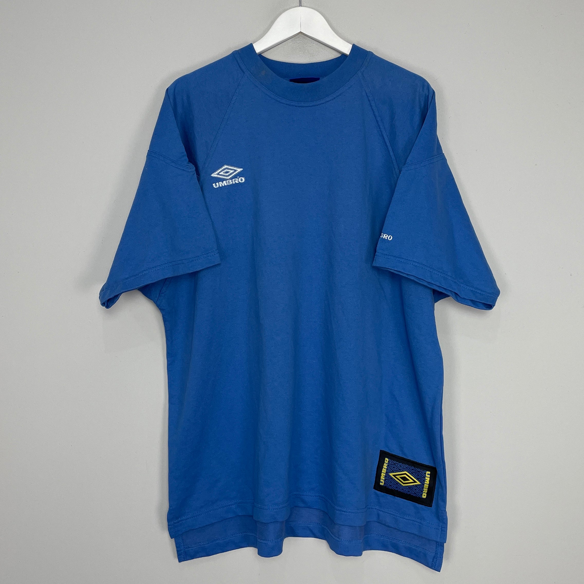 Shop 1998 UMBRO HEAVYWEIGHT TRAINING SHIRT (XXL), classic football shirts, vintage football shirts & retro soccer jerseys at Cult Kits