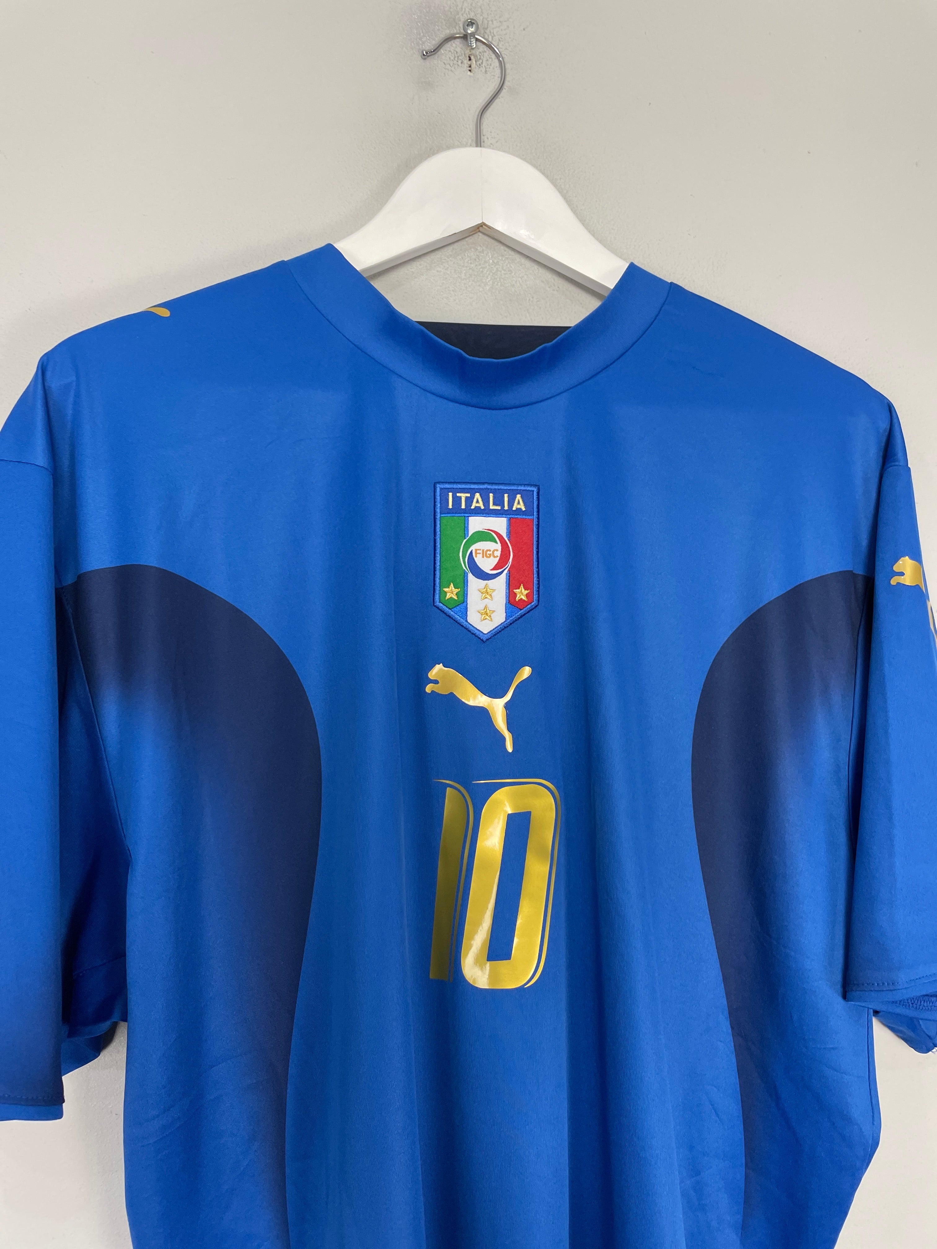Shop 2006/07 ITALY TOTTI #10 HOME SHIRT (XL) PUMA, classic football shirts, vintage football shirts & retro soccer jerseys at Cult Kits