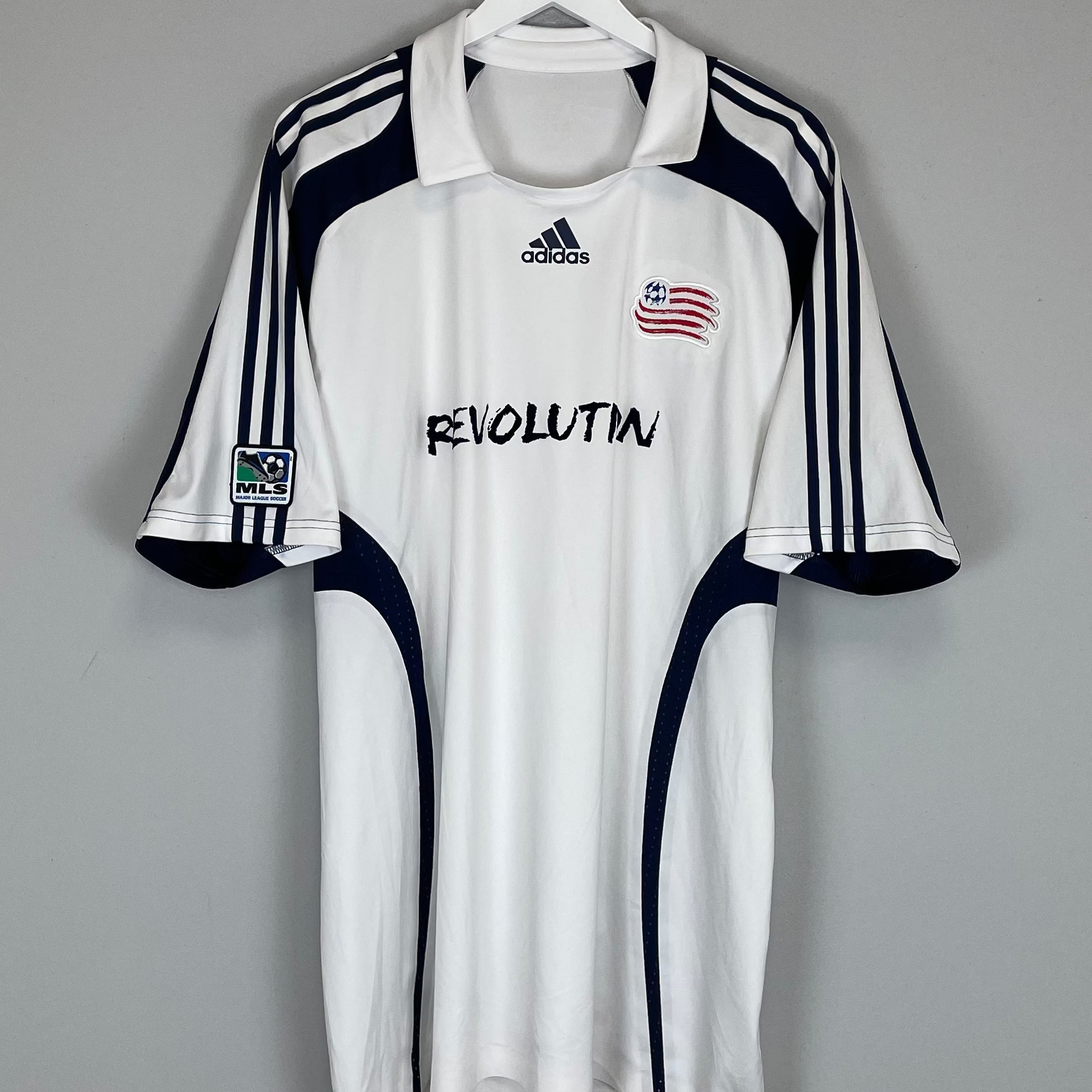 Buy 2009/10 NEW ENGLAND REVOLUTION AWAY SHIRT (XXL) ADIDAS ~ Free worldwide shipping available ~ Authentic Vintage Football Shirts from Cult Kits