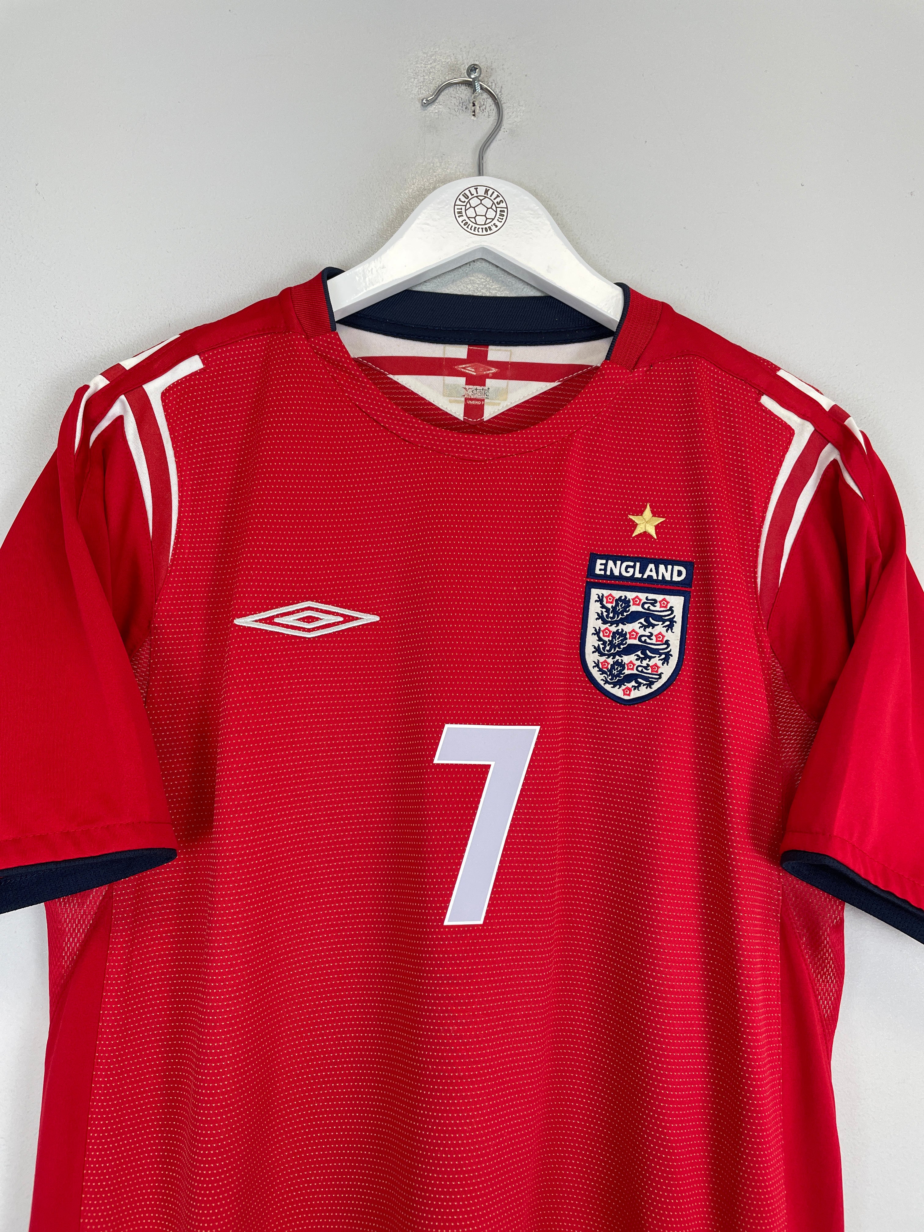 Shop 2004/06 ENGLAND BECKHAM #7 AWAY SHIRT (M) UMBRO, classic football shirts, vintage football shirts & retro soccer jerseys at Cult Kits