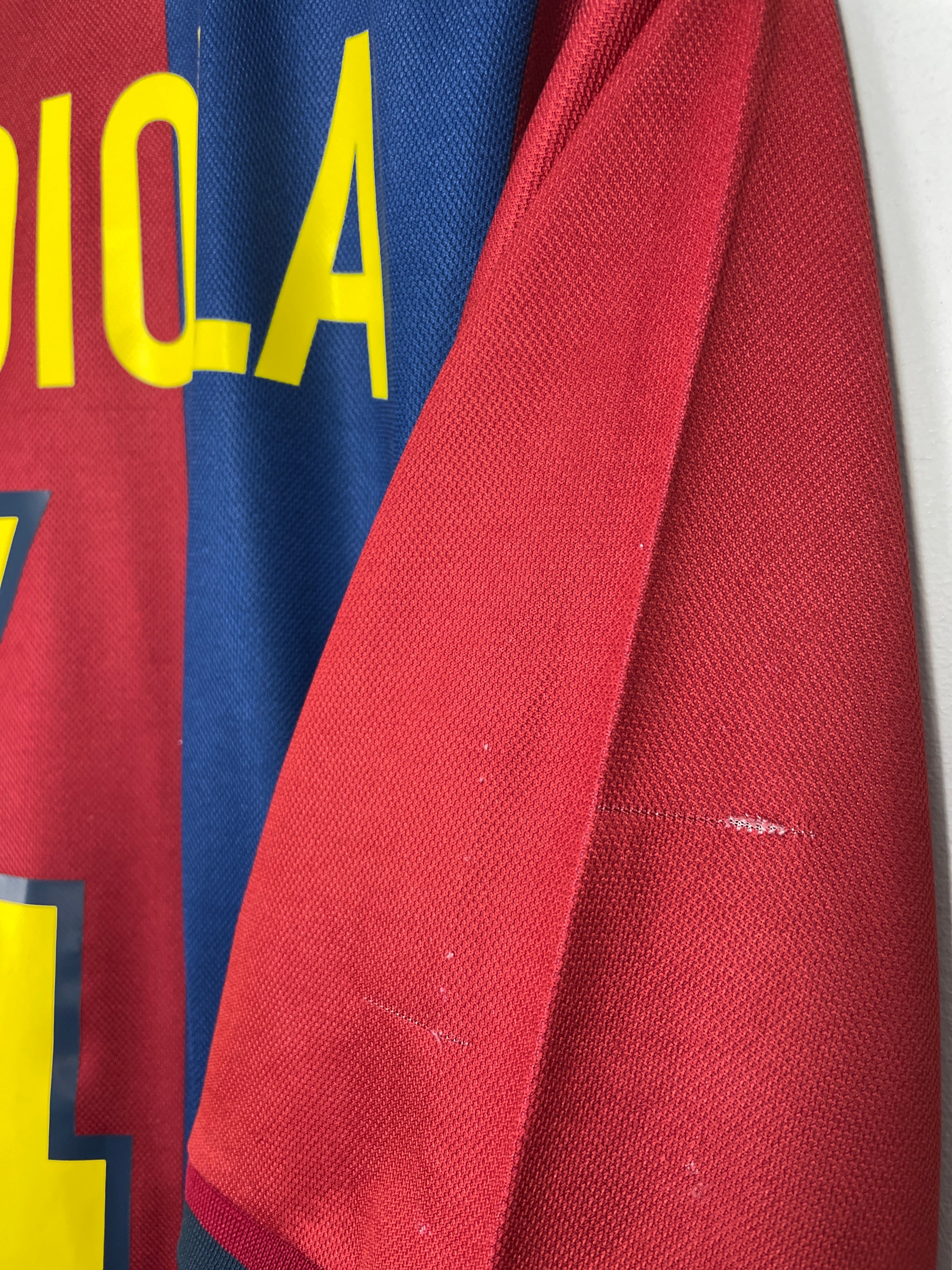 Shop 1998/00 BARCELONA GUARDIOLA #4 HOME SHIRT (L) NIKE, classic football shirts, vintage football shirts & retro soccer jerseys at Cult Kits
