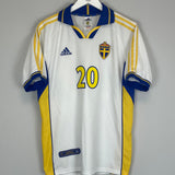2000/02 SWEDEN LARSSON #20 AWAY SHIRT (M) ADIDAS