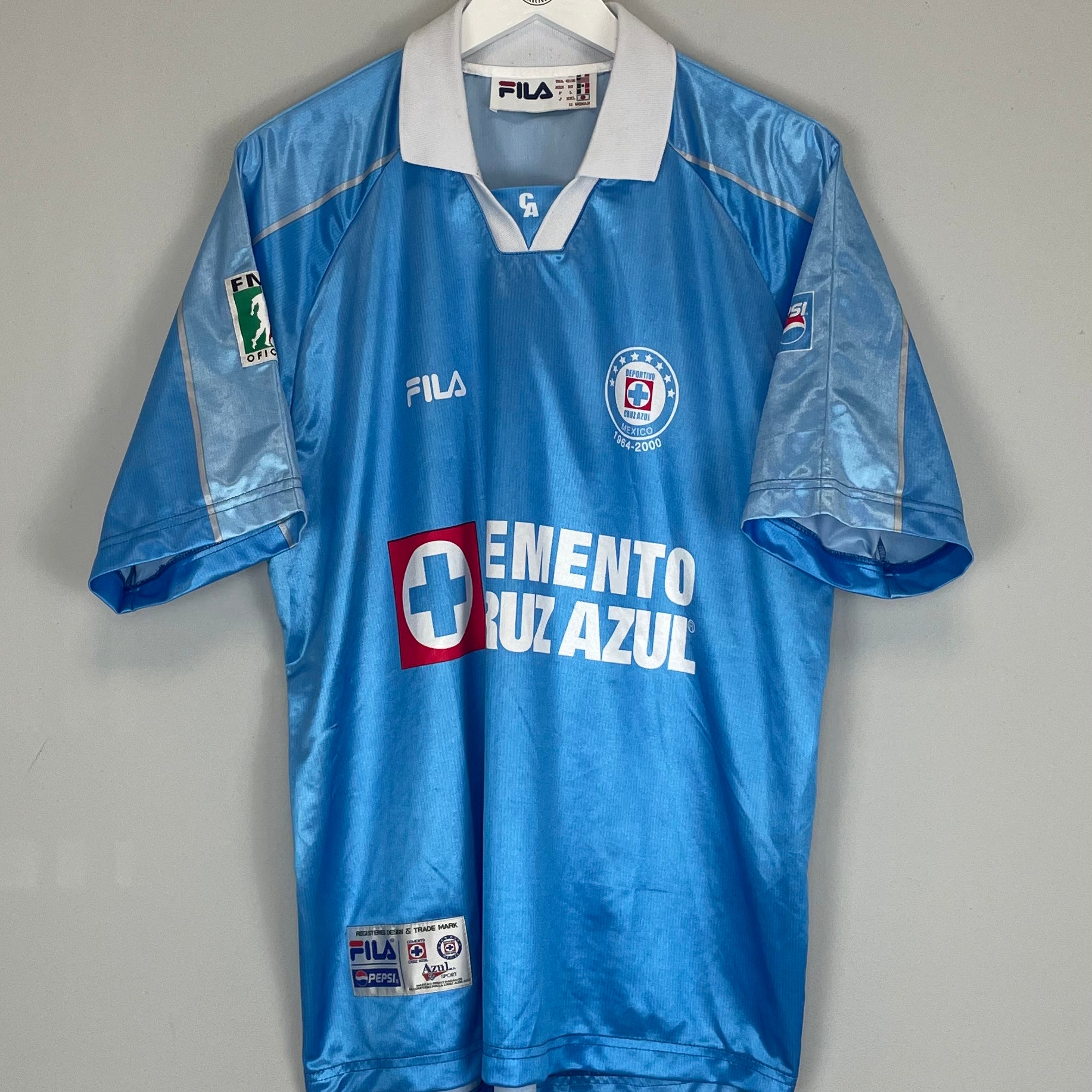 Shop 2001/02 CRUZ AZUL HOME SHIRT (XL) FILA, classic football shirts, vintage football shirts & retro soccer jerseys at Cult Kits