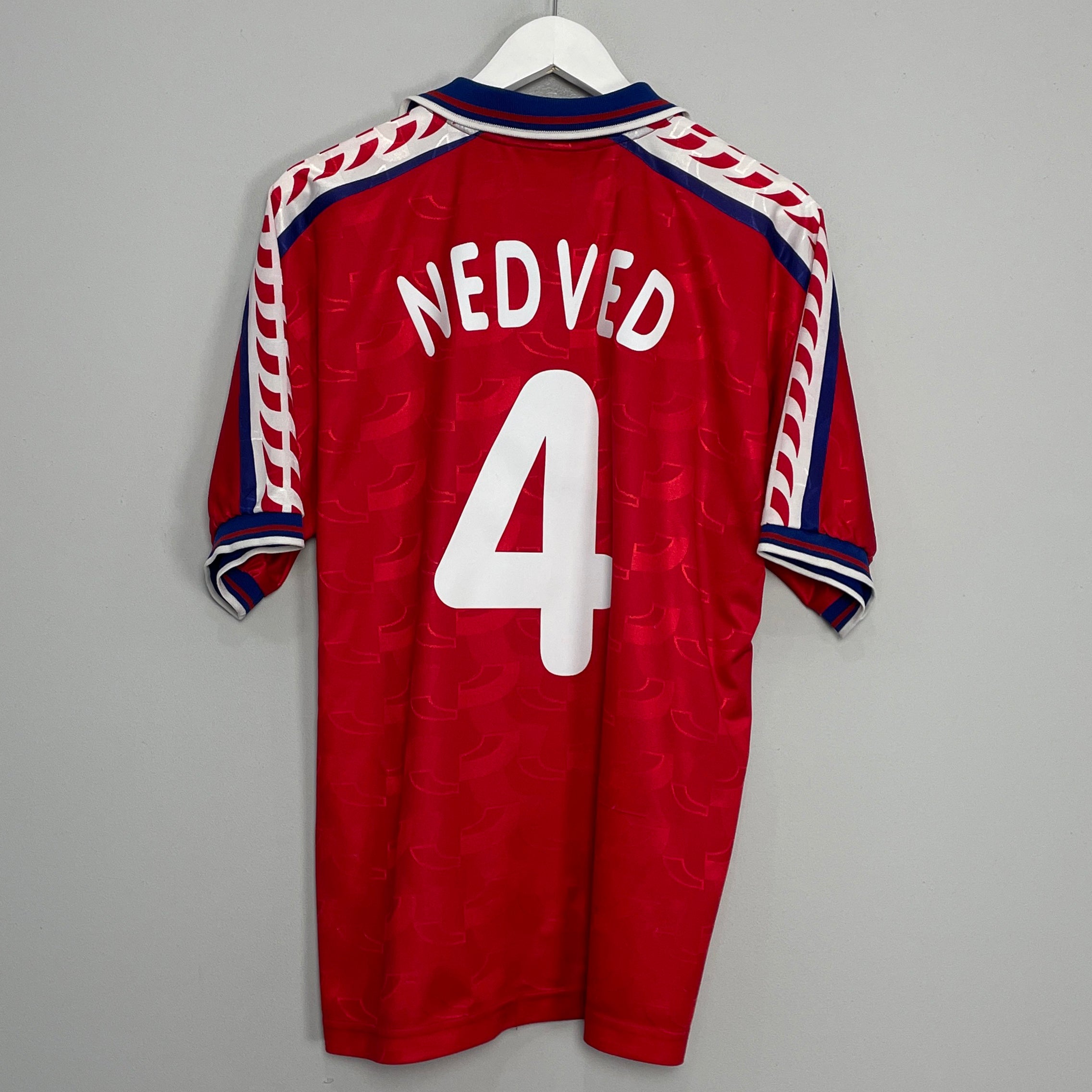 Shop 1996/98 CZECH REPUBLIC NEDVED #4 HOME SHIRT (L) PUMA, classic football shirts, vintage football shirts & retro soccer jerseys at Cult Kits
