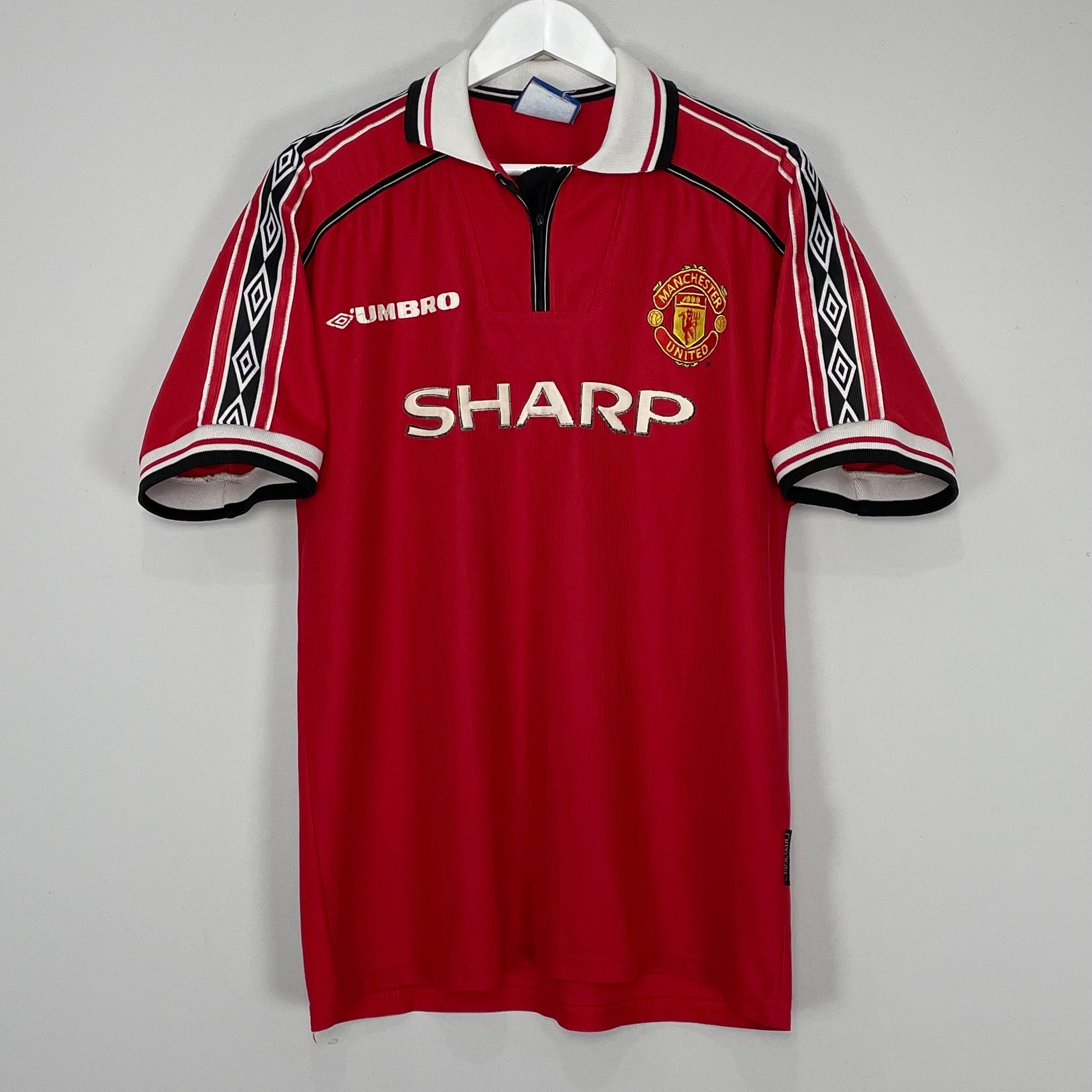 Shop 1998/00 MANCHESTER UNITED HOME SHIRT (L) UMBRO, classic football shirts, vintage football shirts & retro soccer jerseys at Cult Kits