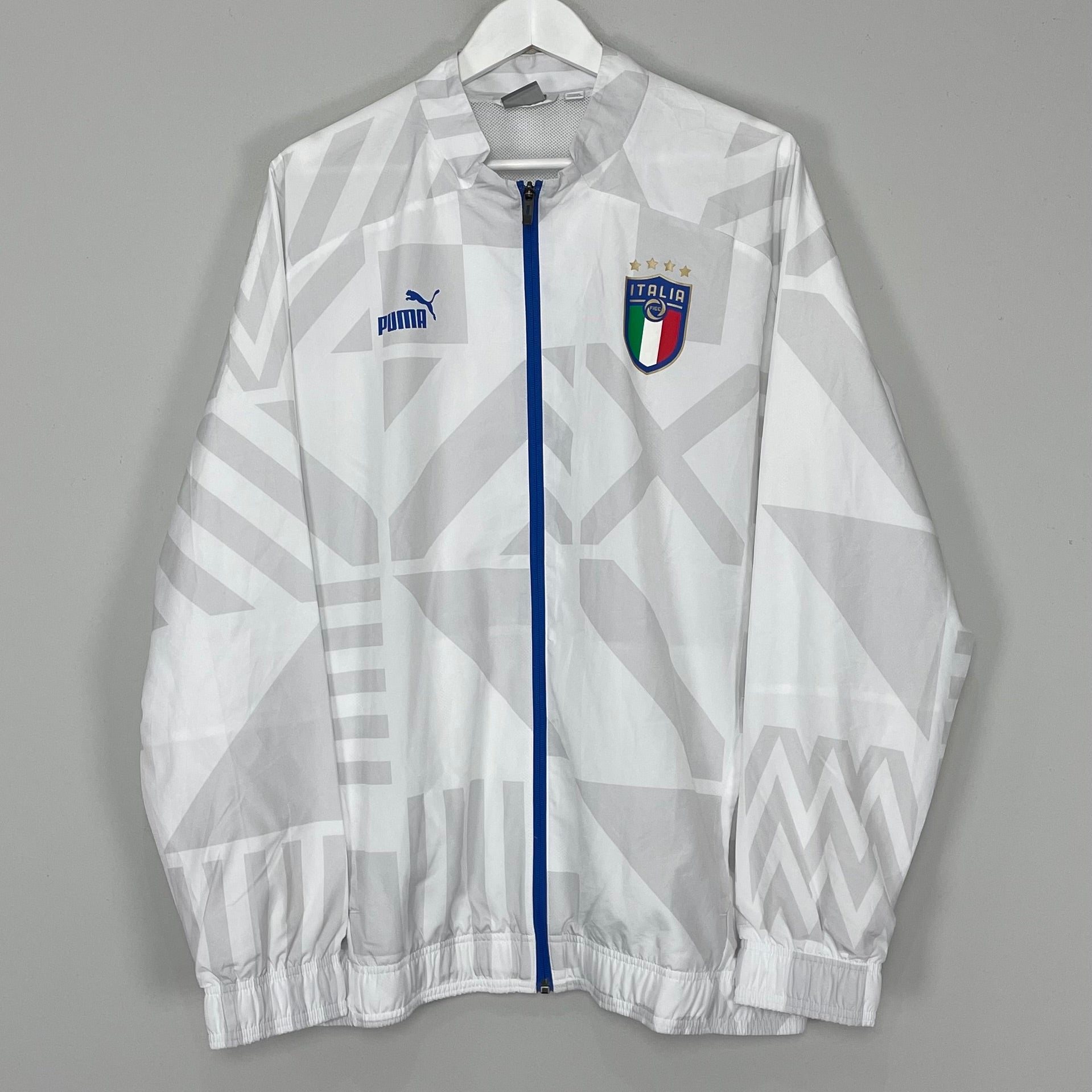 Shop 2022/23 ITALY PREMATCH TRACK JACKET (XL) PUMA, classic football shirts, vintage football shirts & retro soccer jerseys at Cult Kits