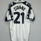 Shop 1999/00 JUVENTUS ZIDANE #21 AWAY SHIRT (XXL) KAPPA, classic football shirts, vintage football shirts & retro soccer jerseys at Cult Kits