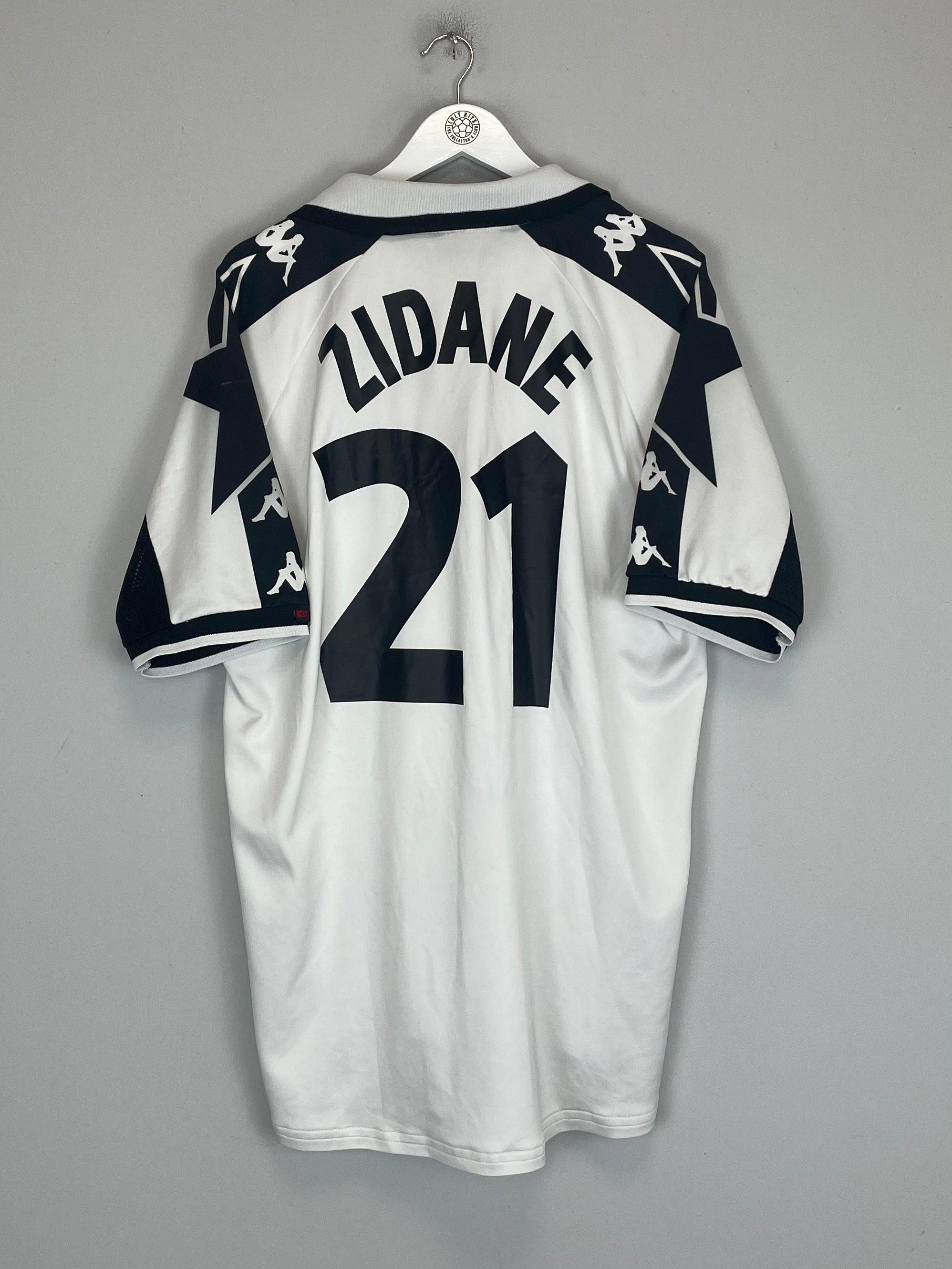 Shop 1999/00 JUVENTUS ZIDANE #21 AWAY SHIRT (XXL) KAPPA, classic football shirts, vintage football shirts & retro soccer jerseys at Cult Kits