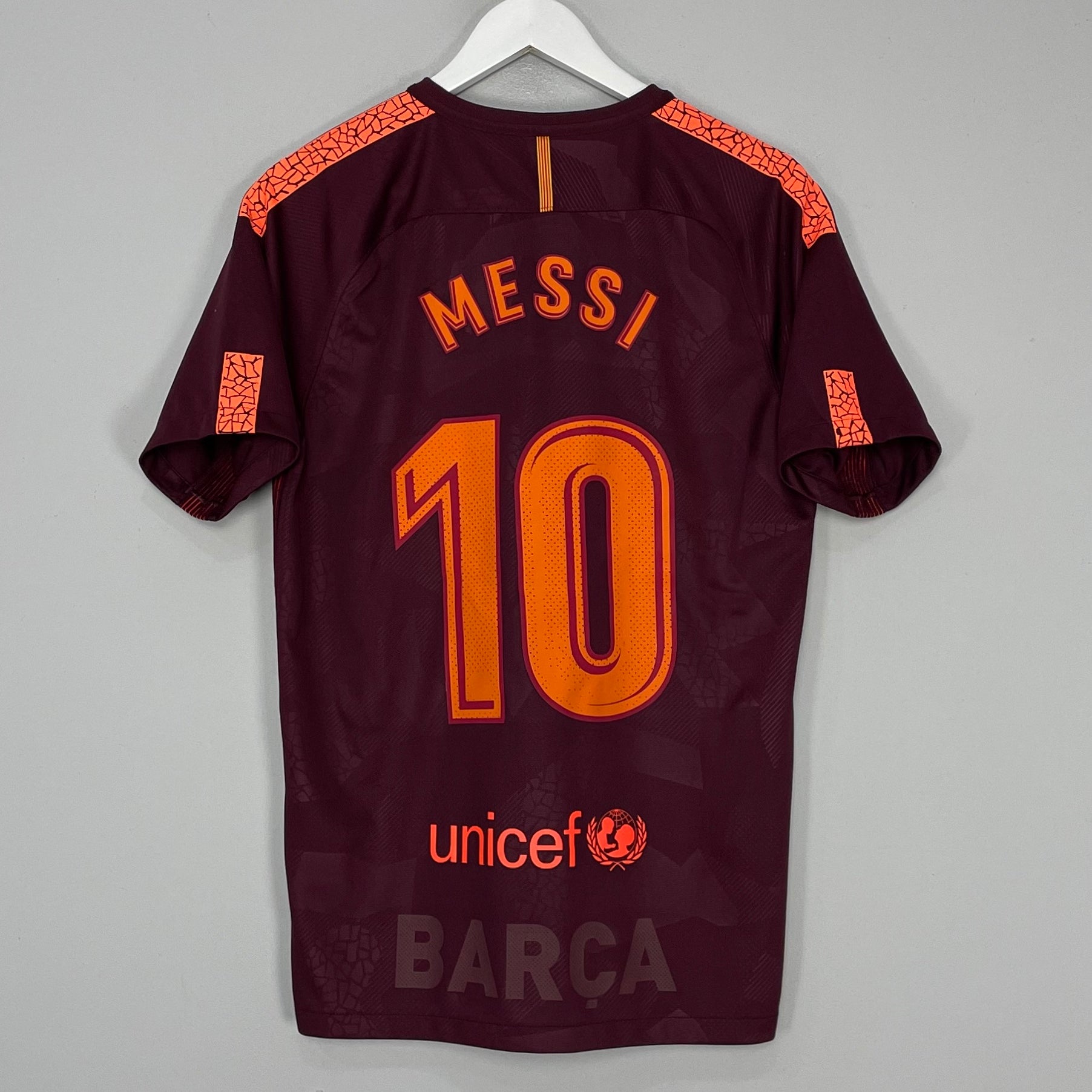 Shop 2017/18 BARCELONA MESSI #10 THIRD SHIRT (M) NIKE, classic football shirts, vintage football shirts & retro soccer jerseys at Cult Kits