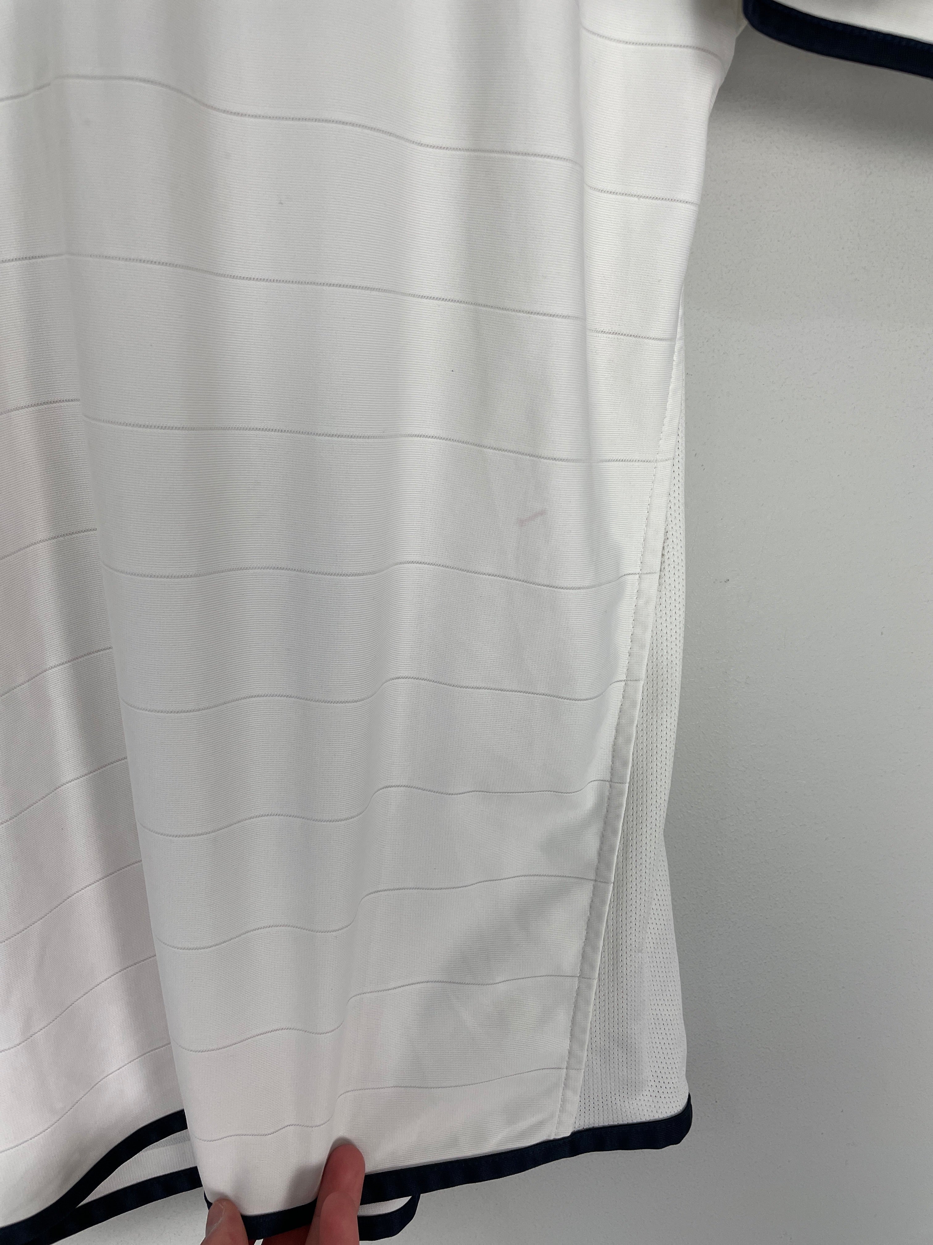 Shop 2003/05 ENGLAND HOME SHIRT (M) UMBRO, classic football shirts, vintage football shirts & retro soccer jerseys at Cult Kits